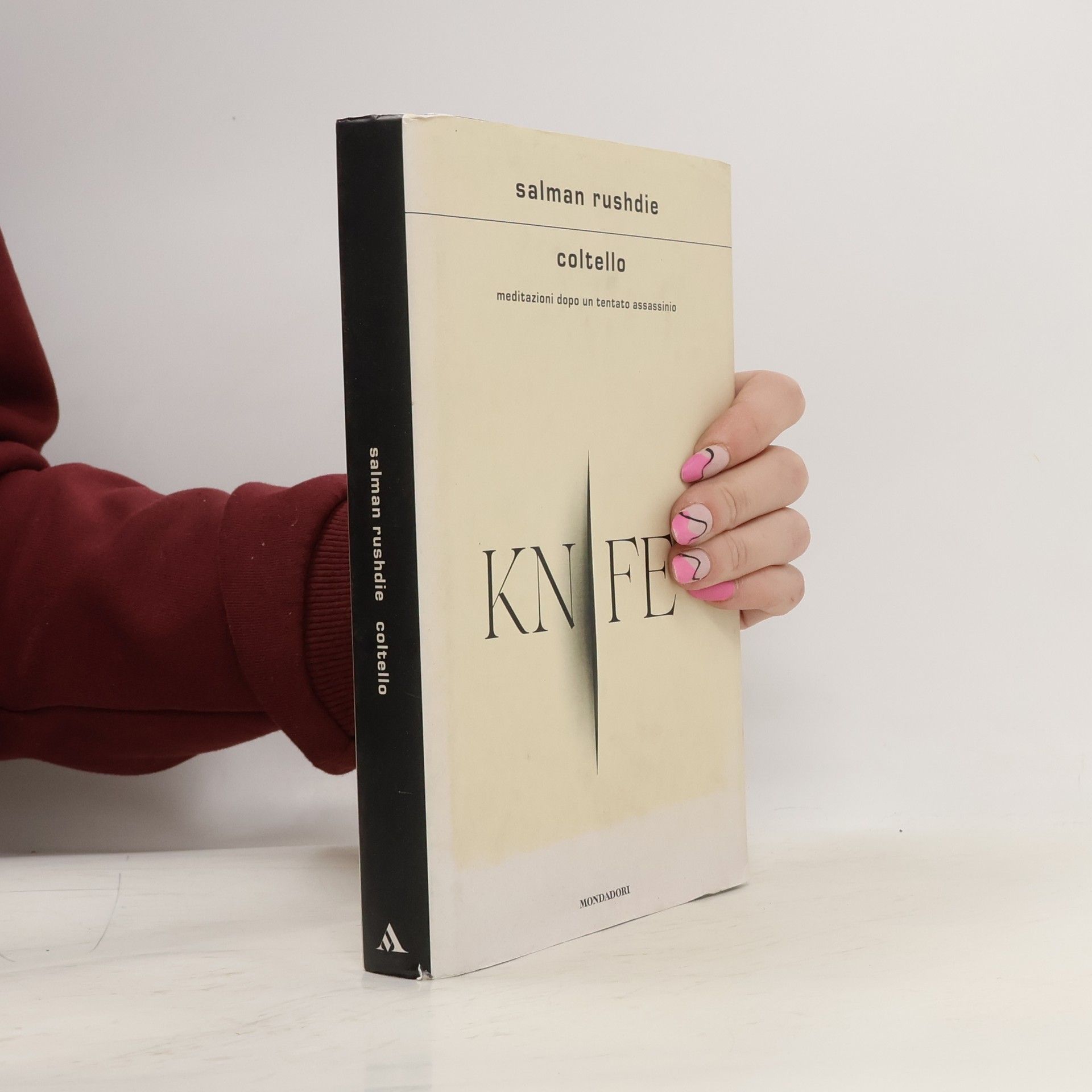 Coltello. Meditazioni dopo un tentato assassinio