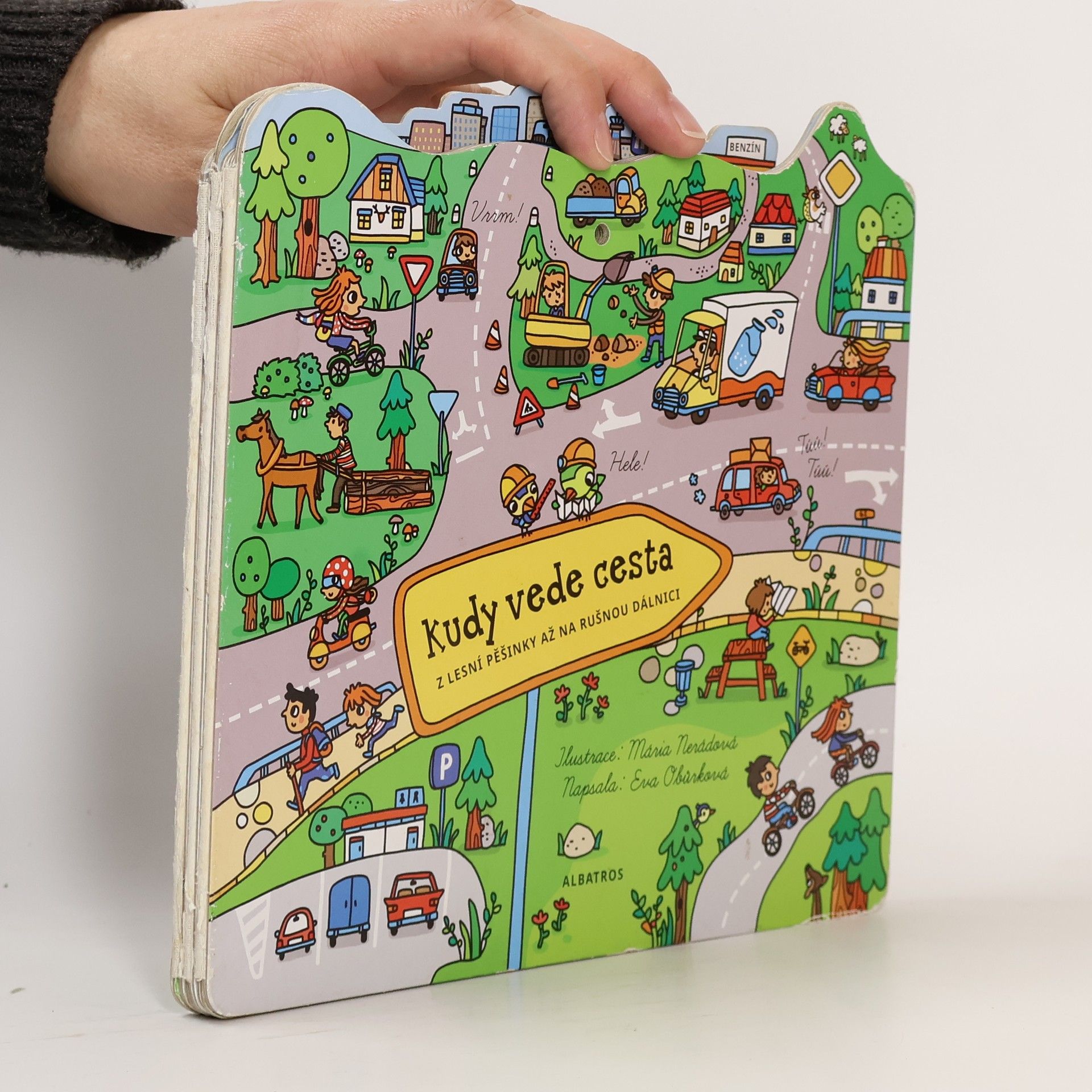 Kudy vede cesta. Z lesní pěšinky až na rušnou dálnici