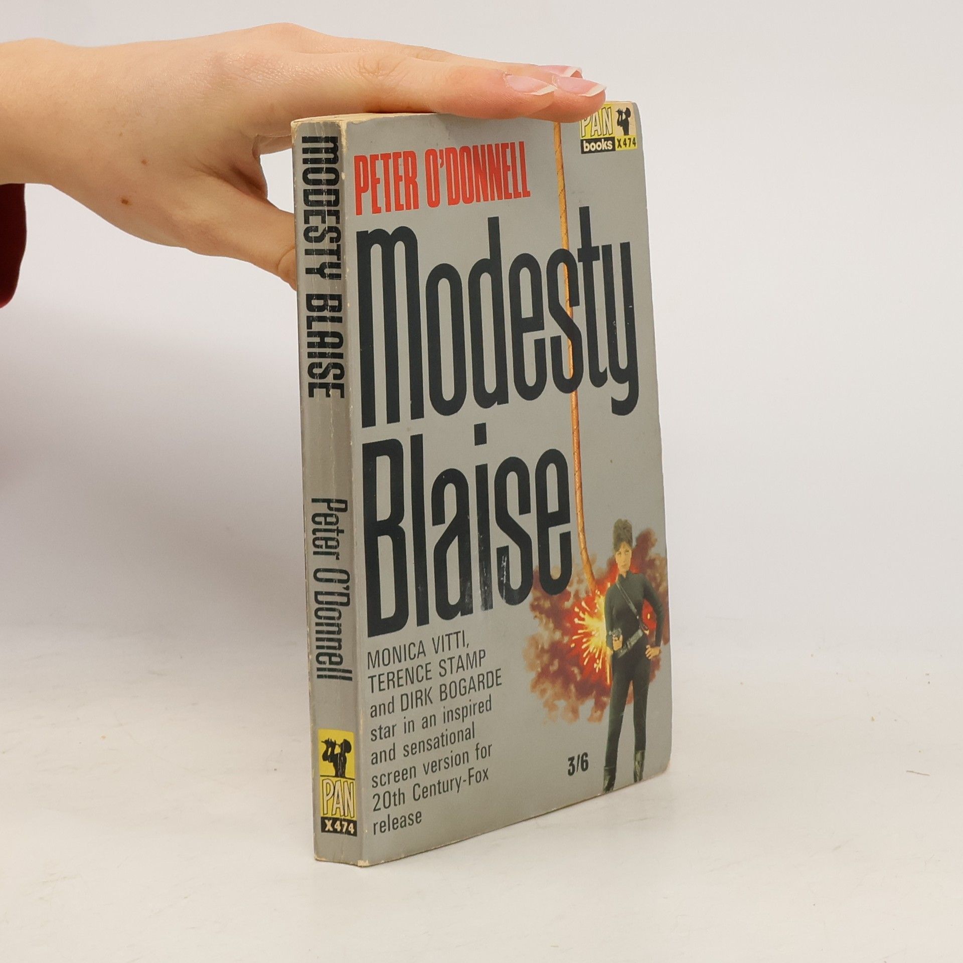 Peter O. Donnell Sabre-Tooth. Modesty Blaise