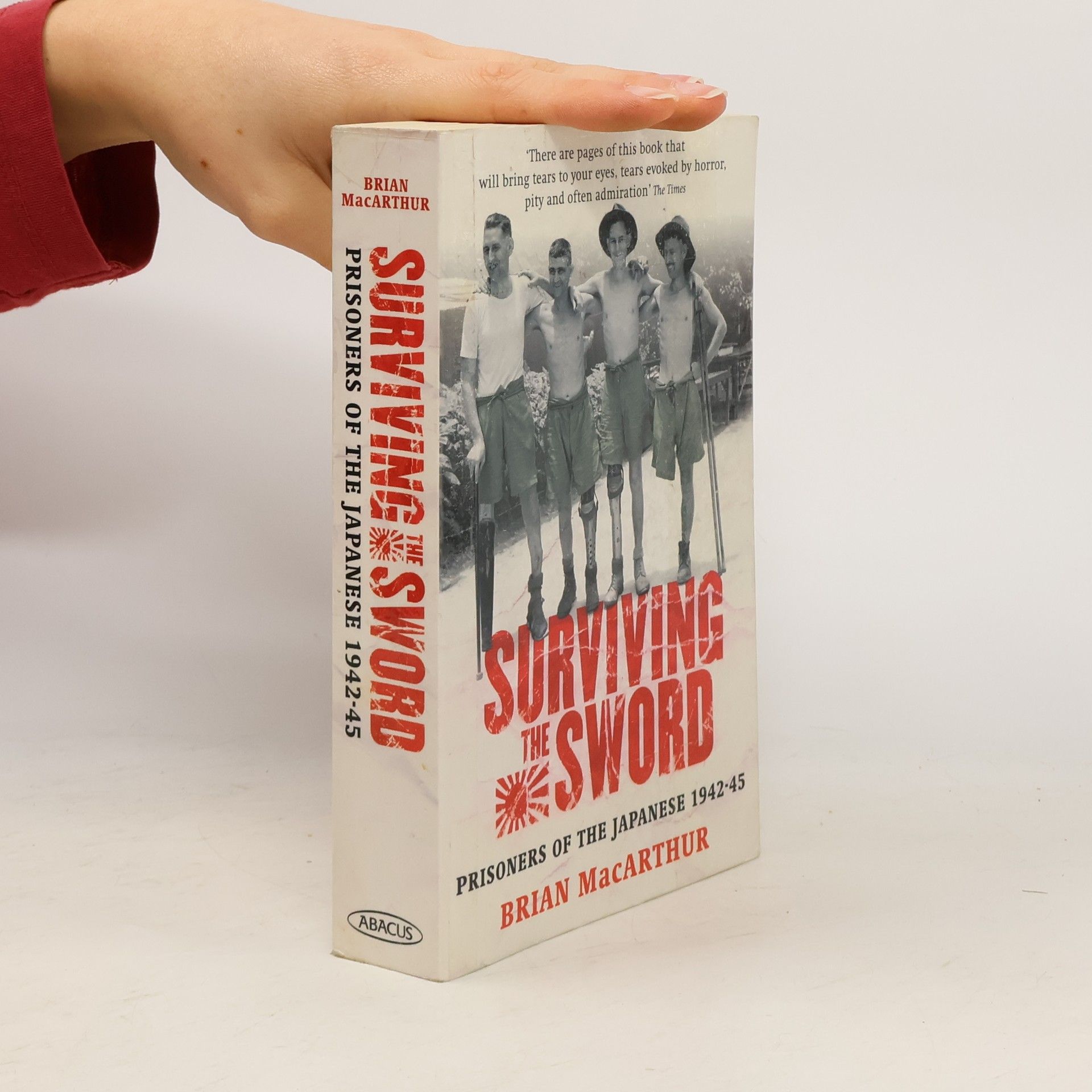 Brian MacArthur Surviving the Sword