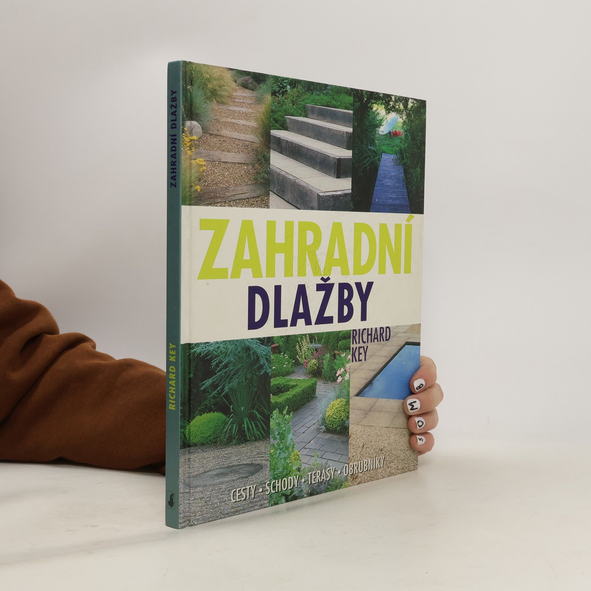 Zahradní dlažby. Cesty, schody, terasy, obrubníky