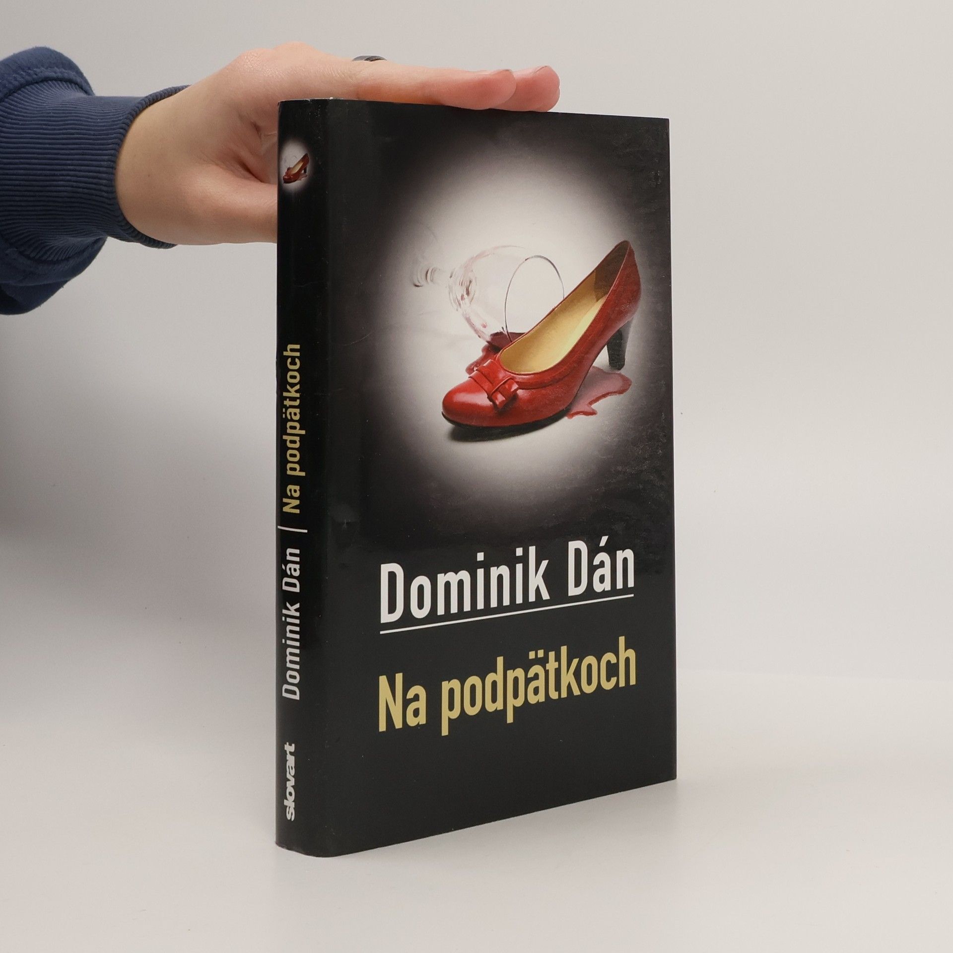 Dominik Dán Na podpätkoch