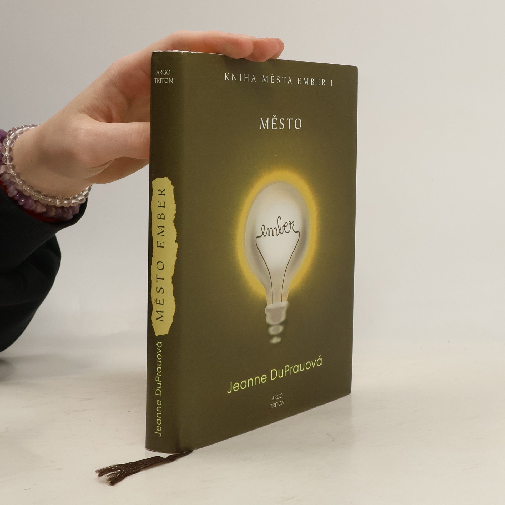 Jeanne DuPrau Kniha města Ember I. Město Ember