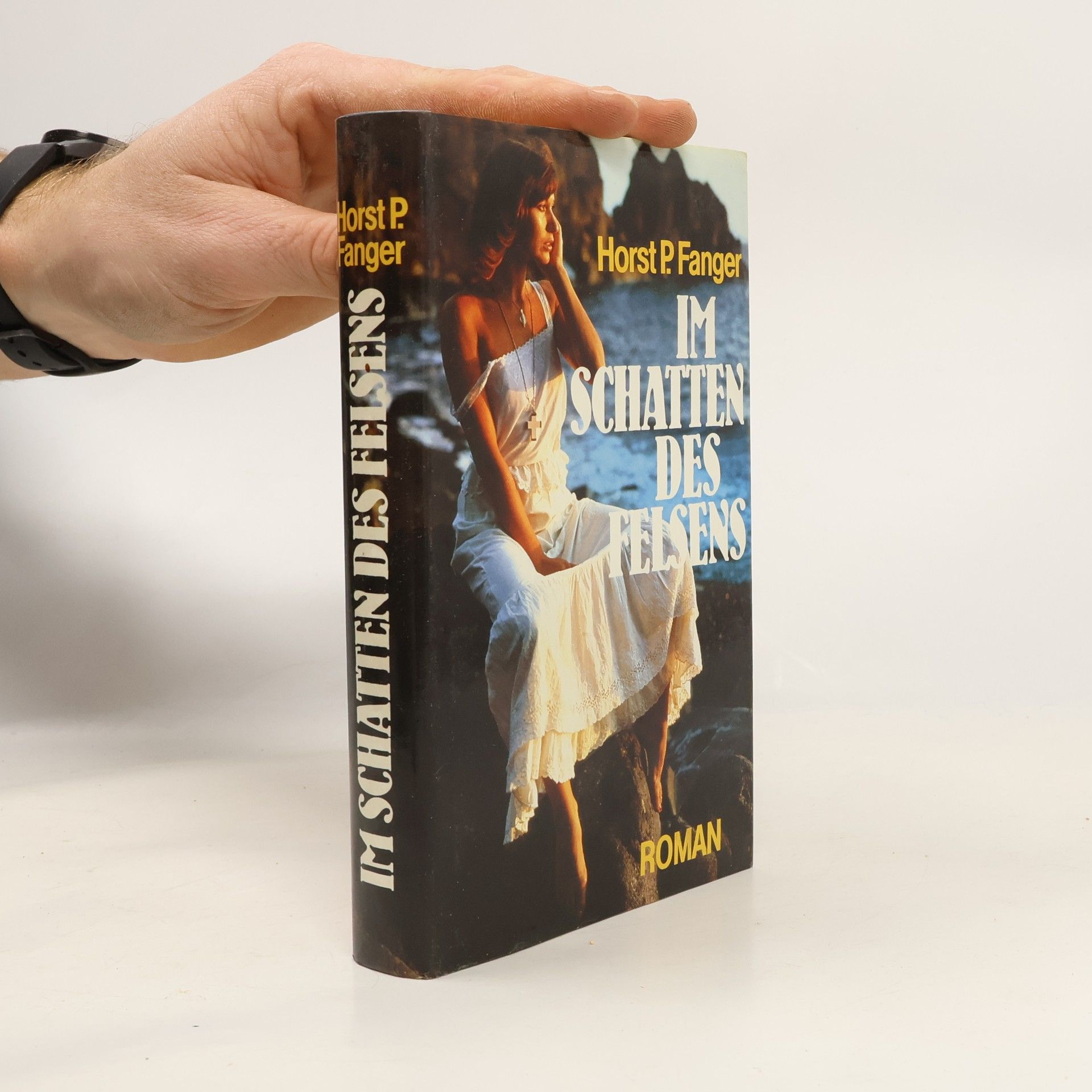 Im Schatten des Felsens