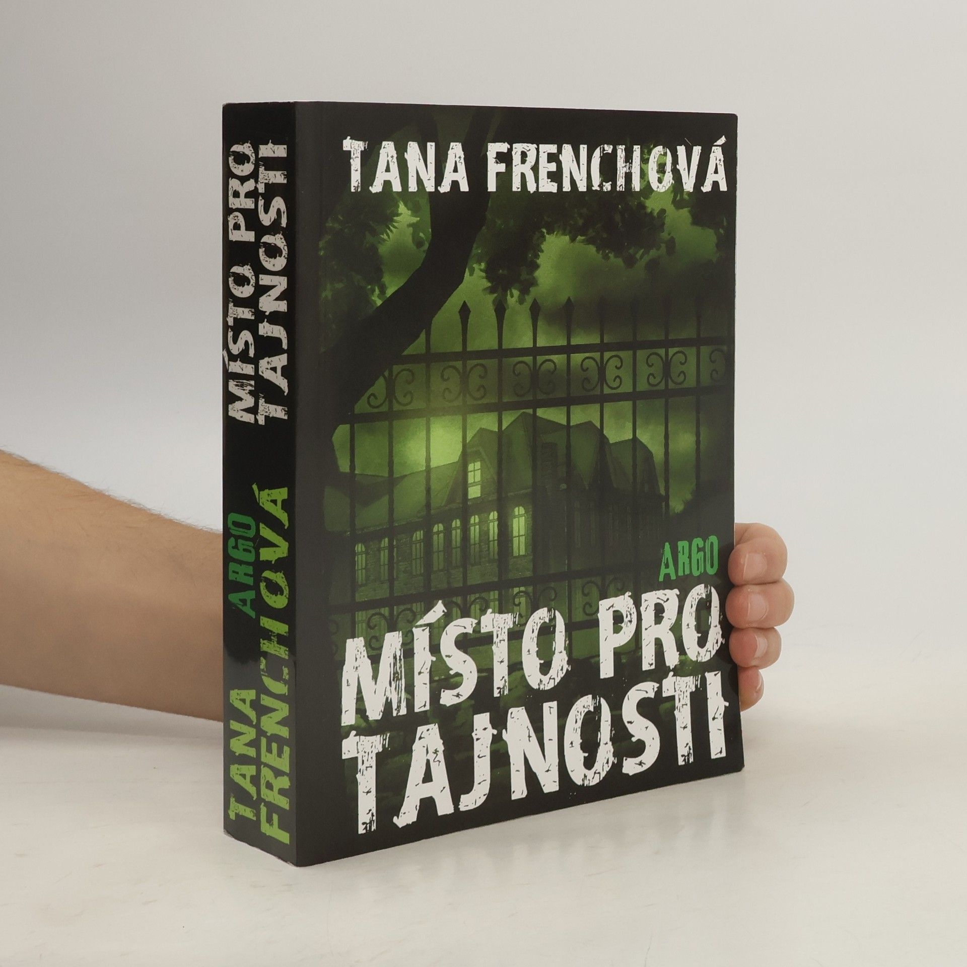 Tana French Místo pro tajnosti