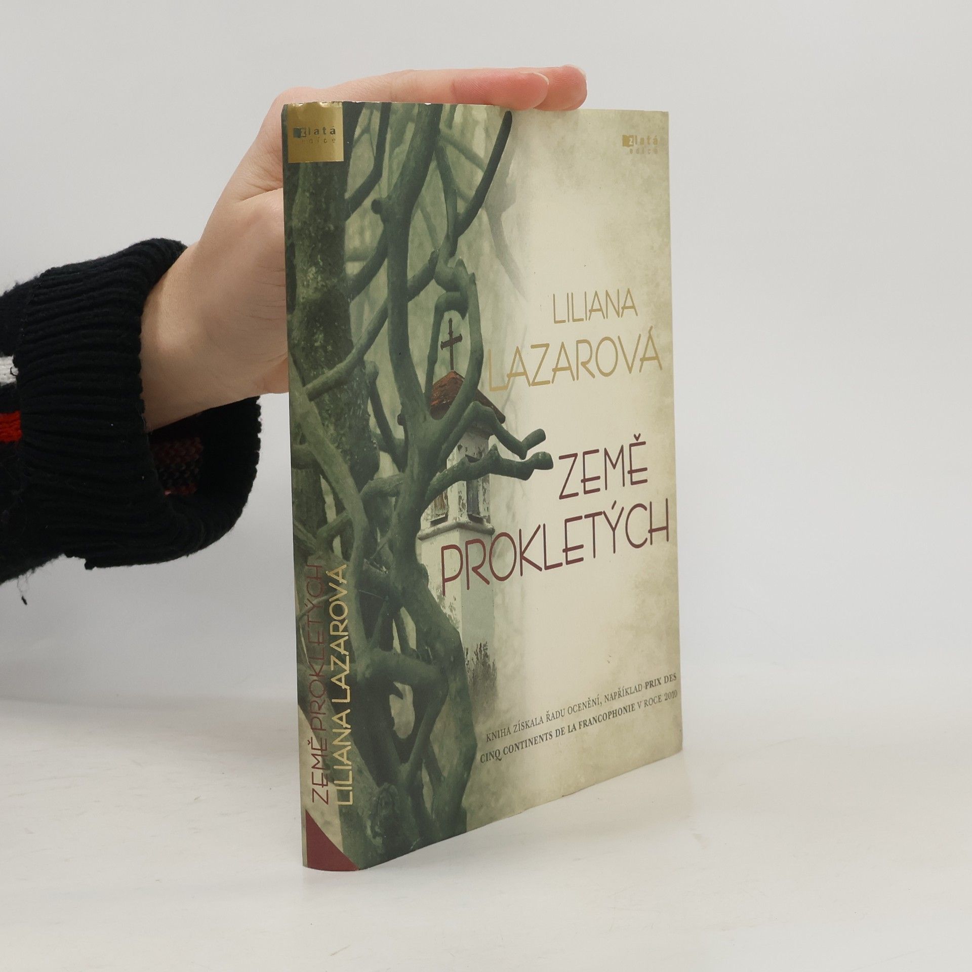 Liliana Lazar Země prokletých