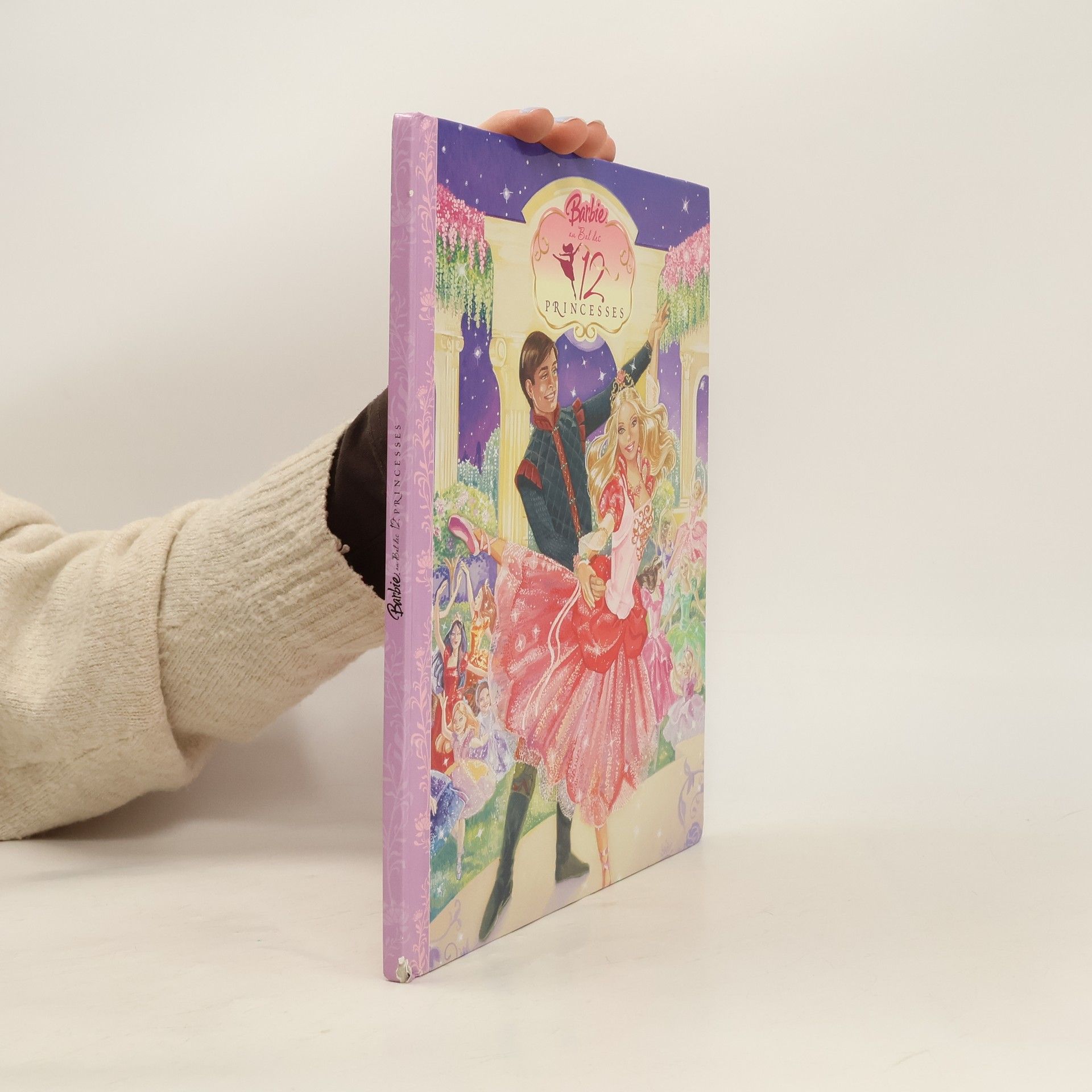 Mary Man-Kong Barbie au Bal des 12 Princesse