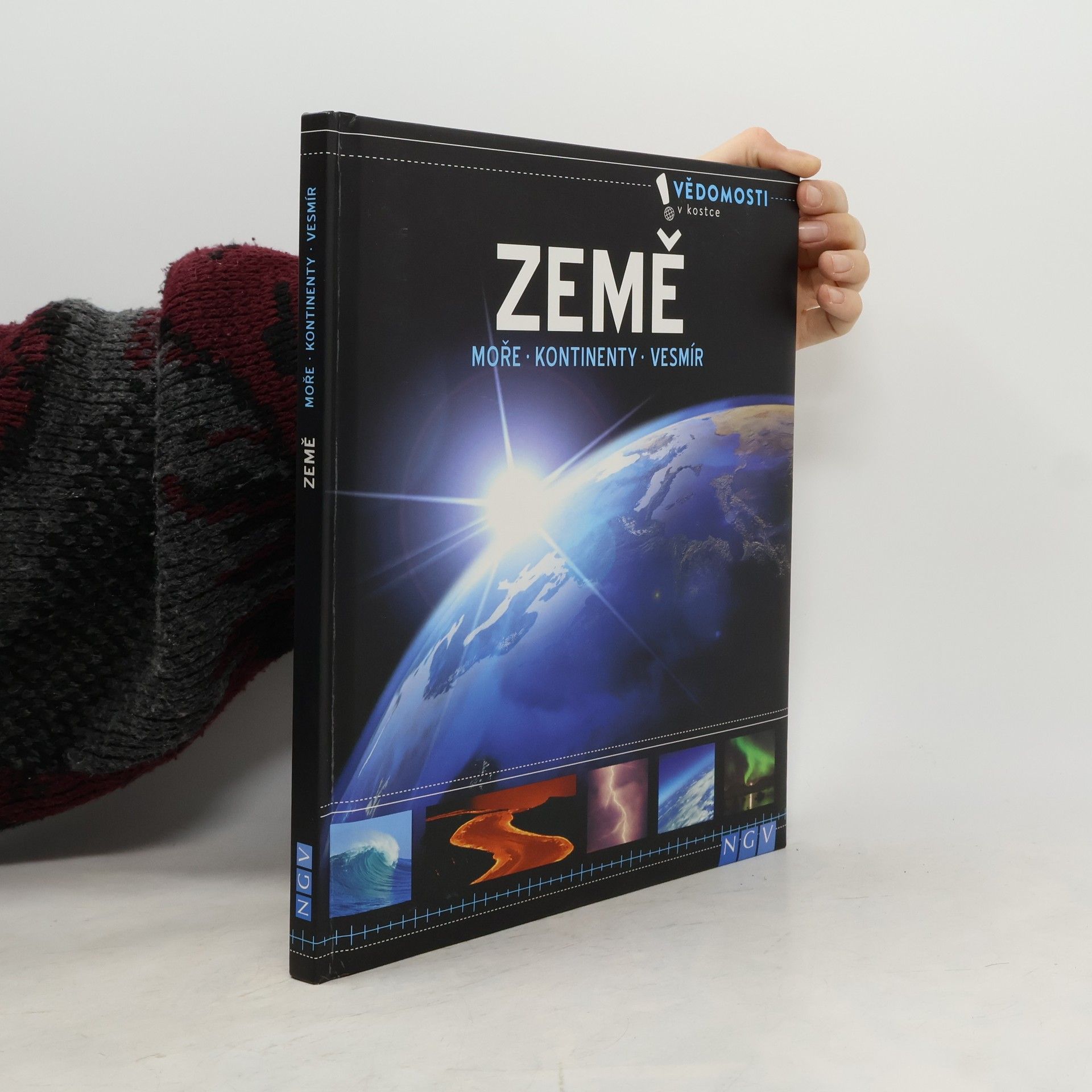 Matyáš Staněk Země. Moře, kontinenty, vesmír