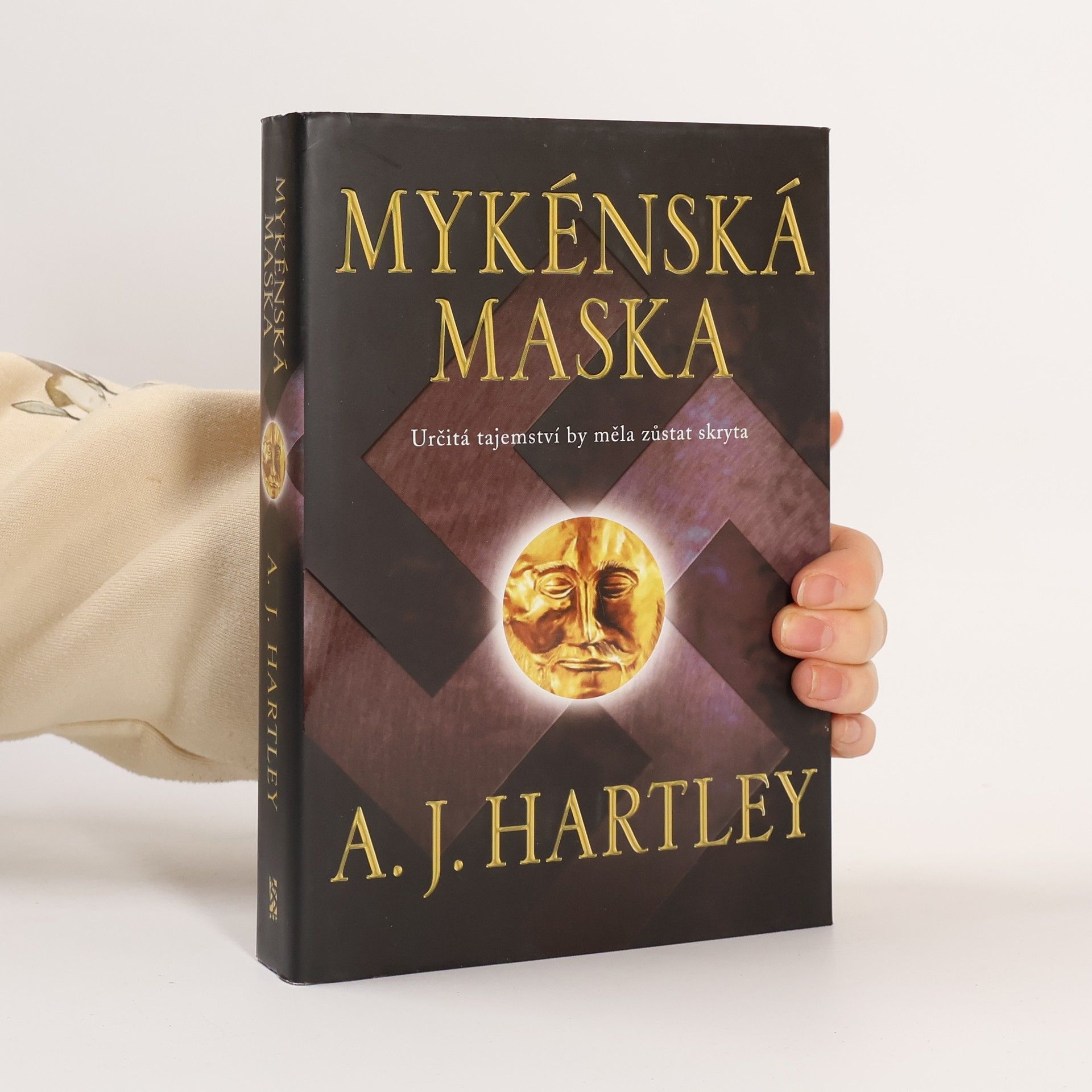 A. J. Hartley Mykénská maska