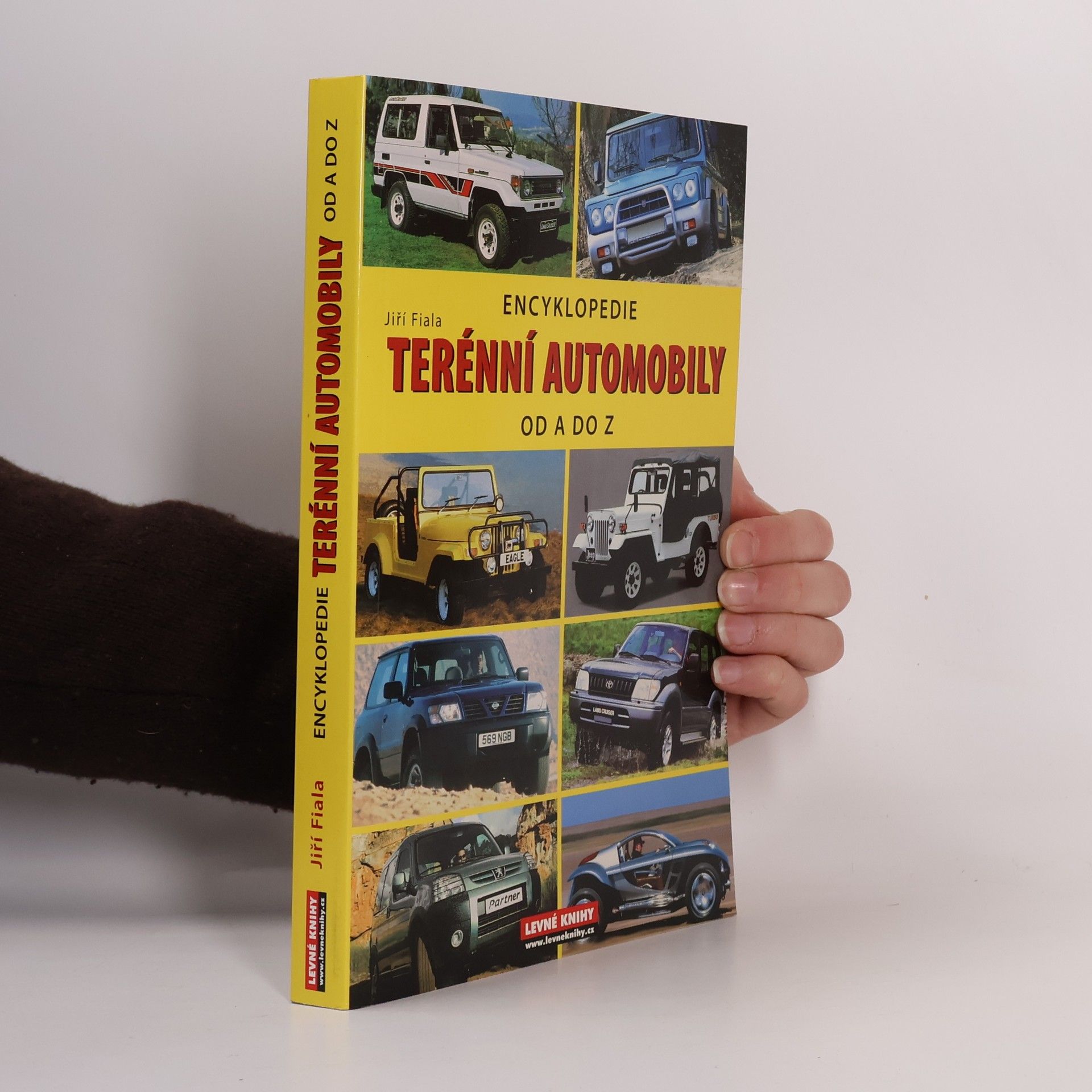 Jiří Fiala Terénní automobily: Encyklopedie od A do Z