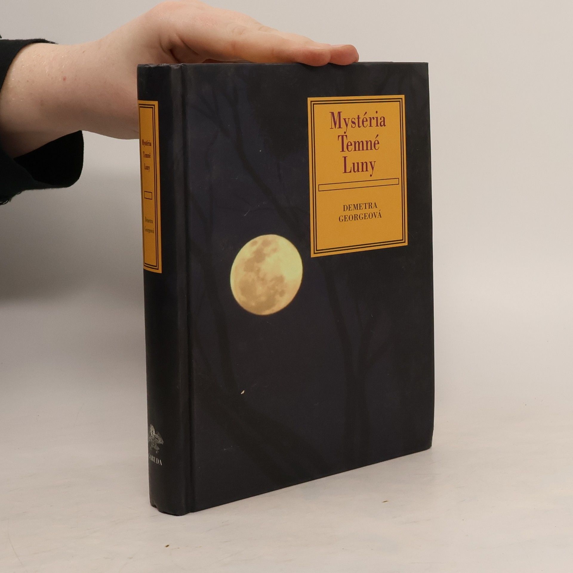Demetra George Mystéria Temné Luny