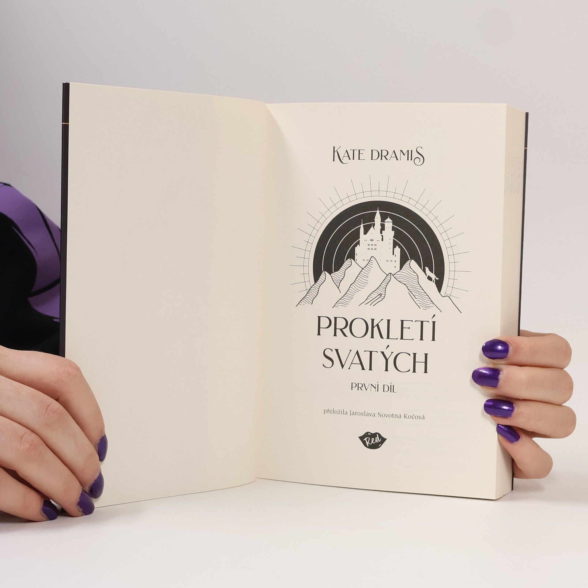 Kate Dramis Prokletí svatých