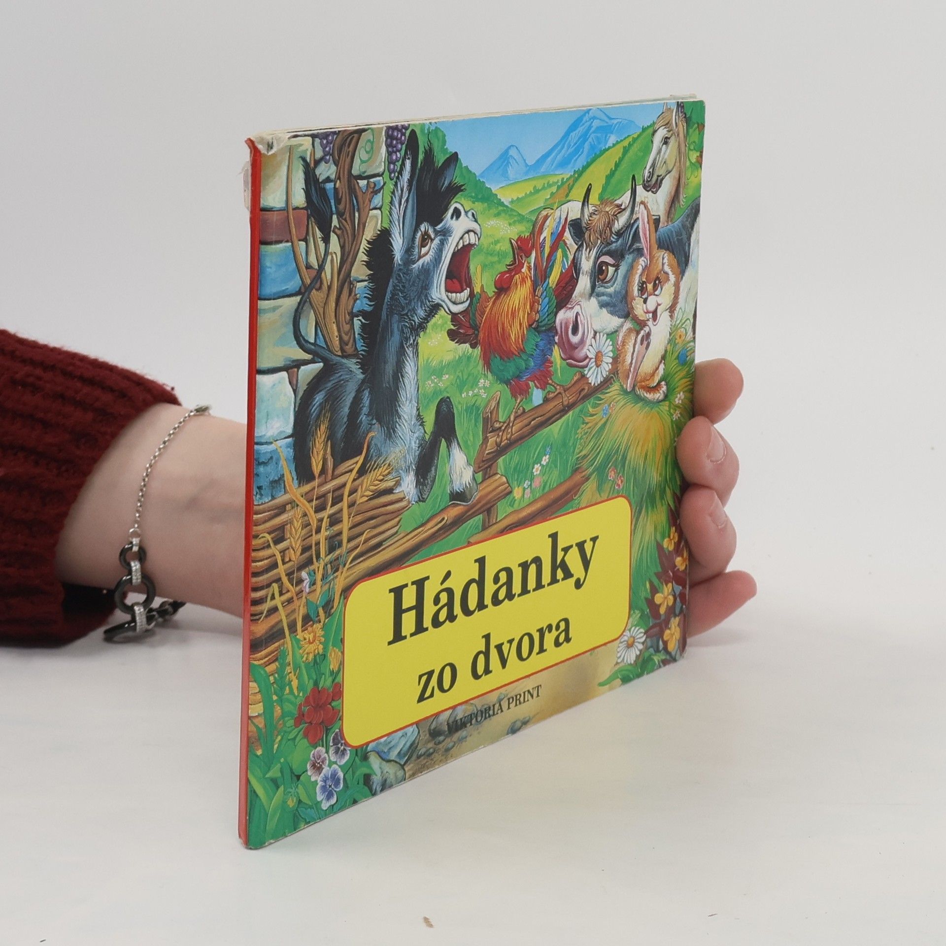 Zuzana Pospíšilová Hádanky zo dvora