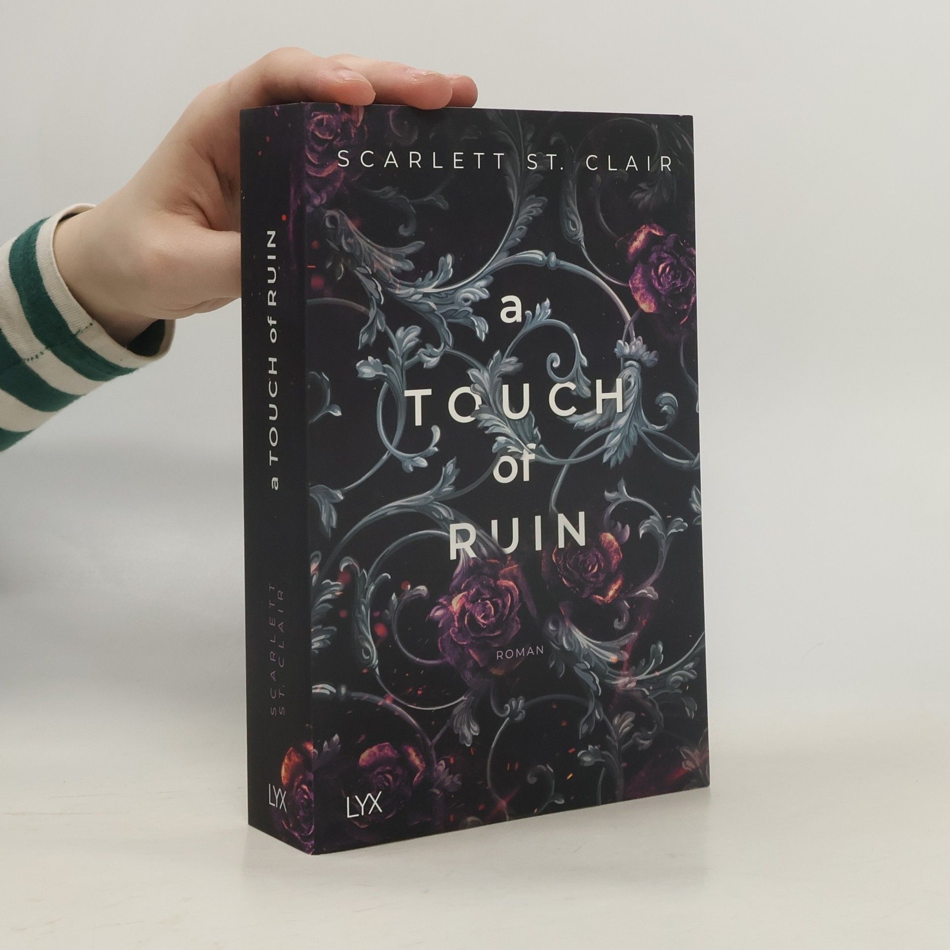 Scarlett St. Clair A Touch of Ruin