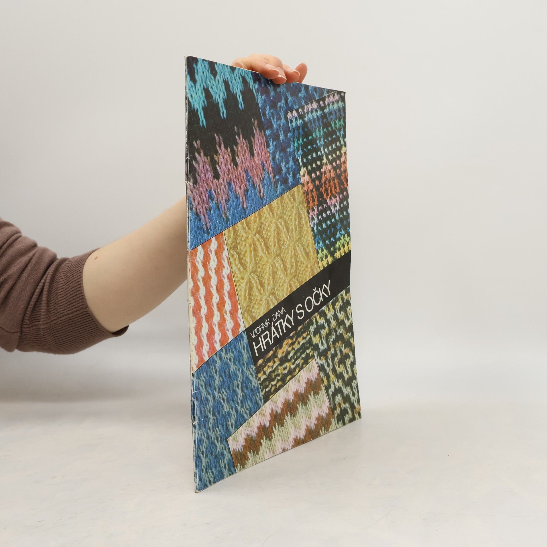 Hrátky s očky : vzorník Dana. Díl 1