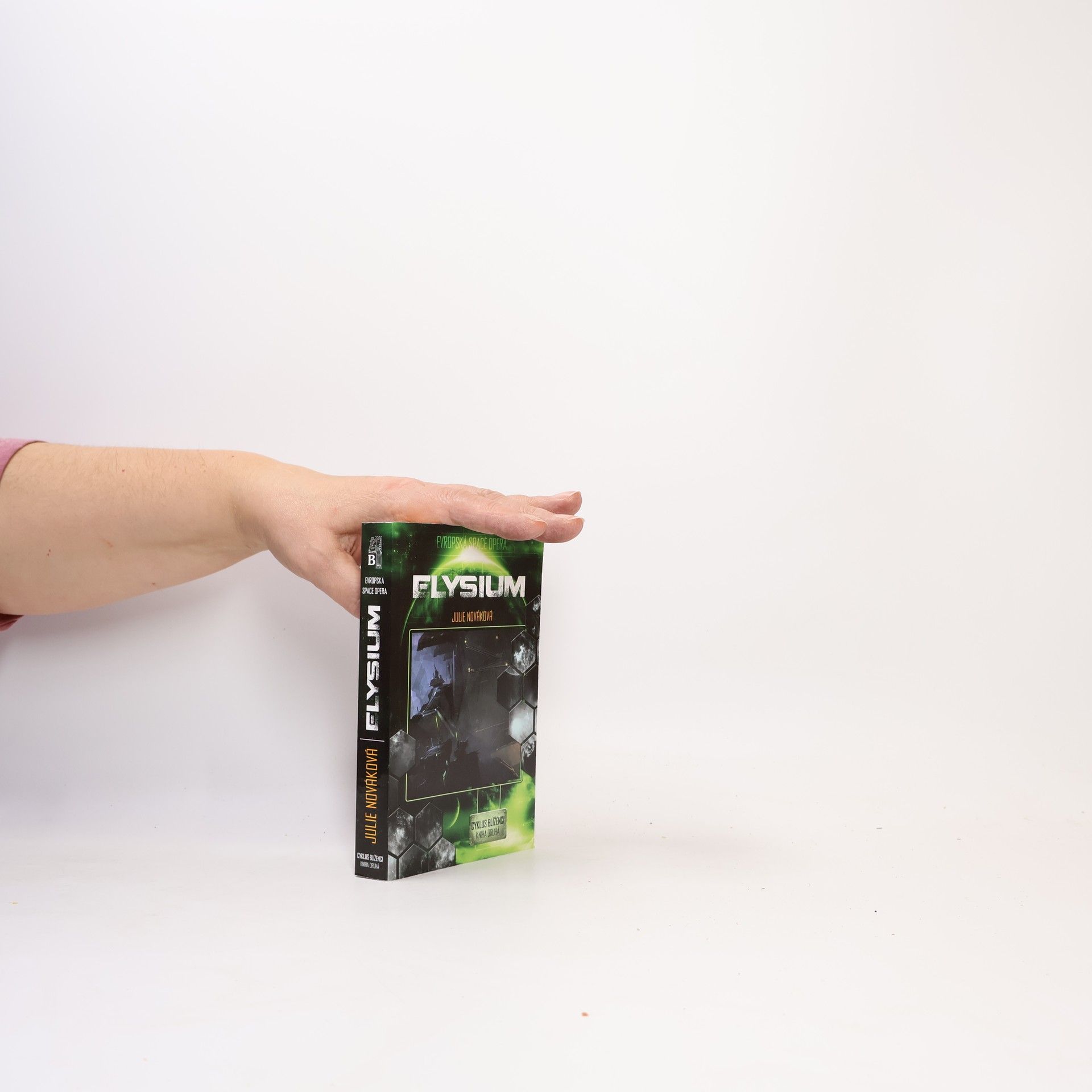 Julie Nováková Elysium