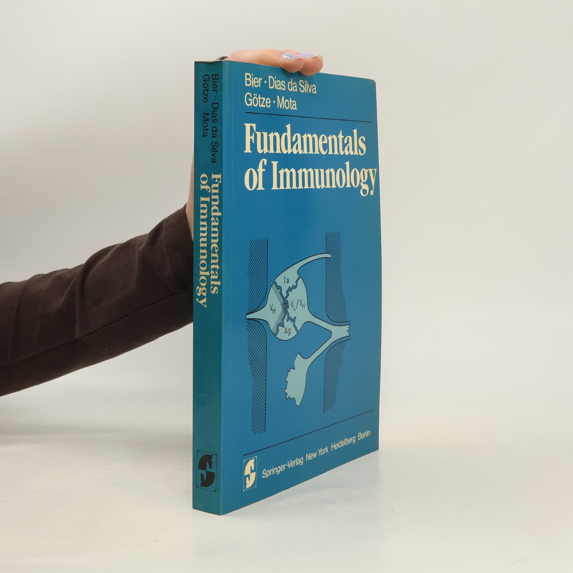 Various authors Fundamentals of immunology