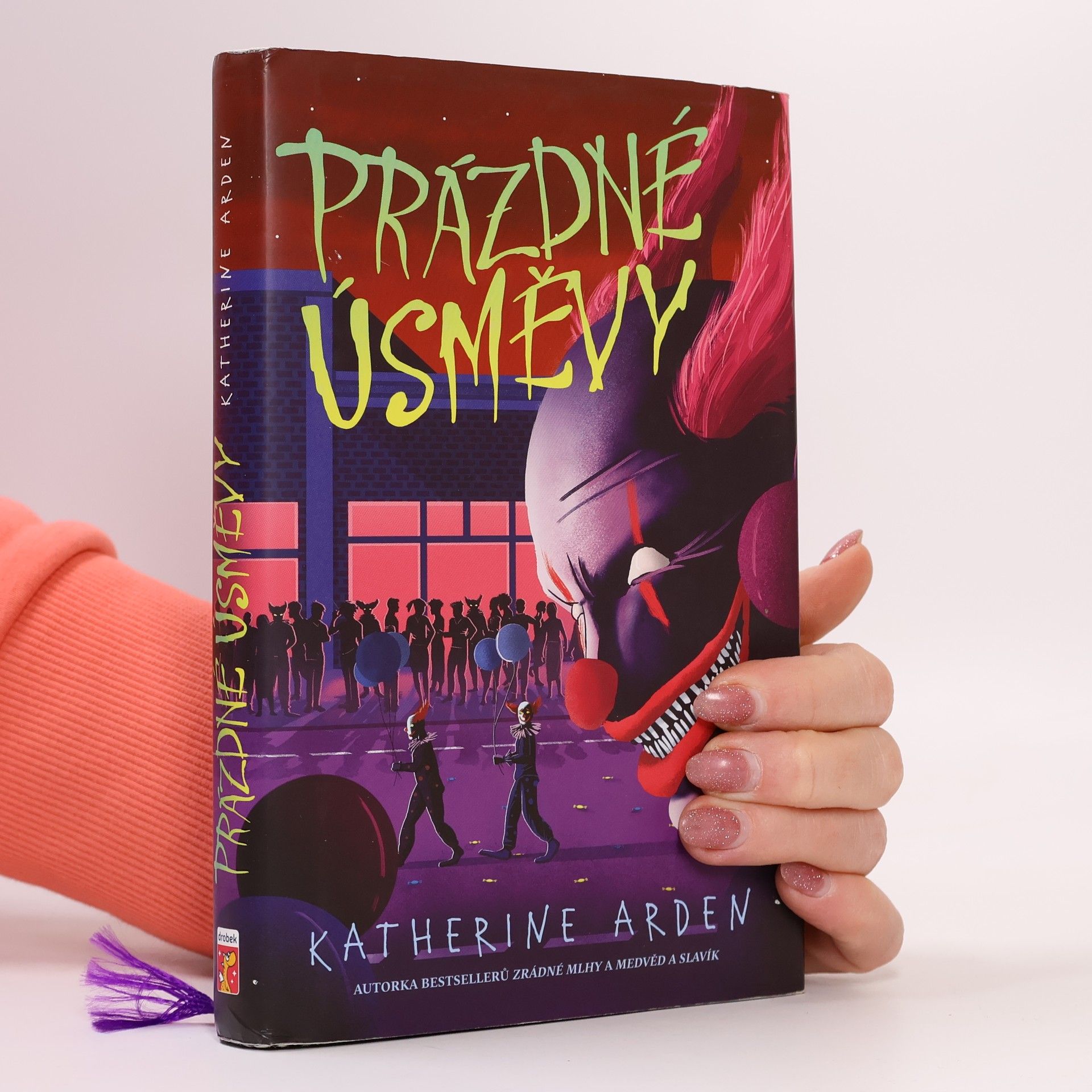 Helena Dvořáková Prázdné úsměvy