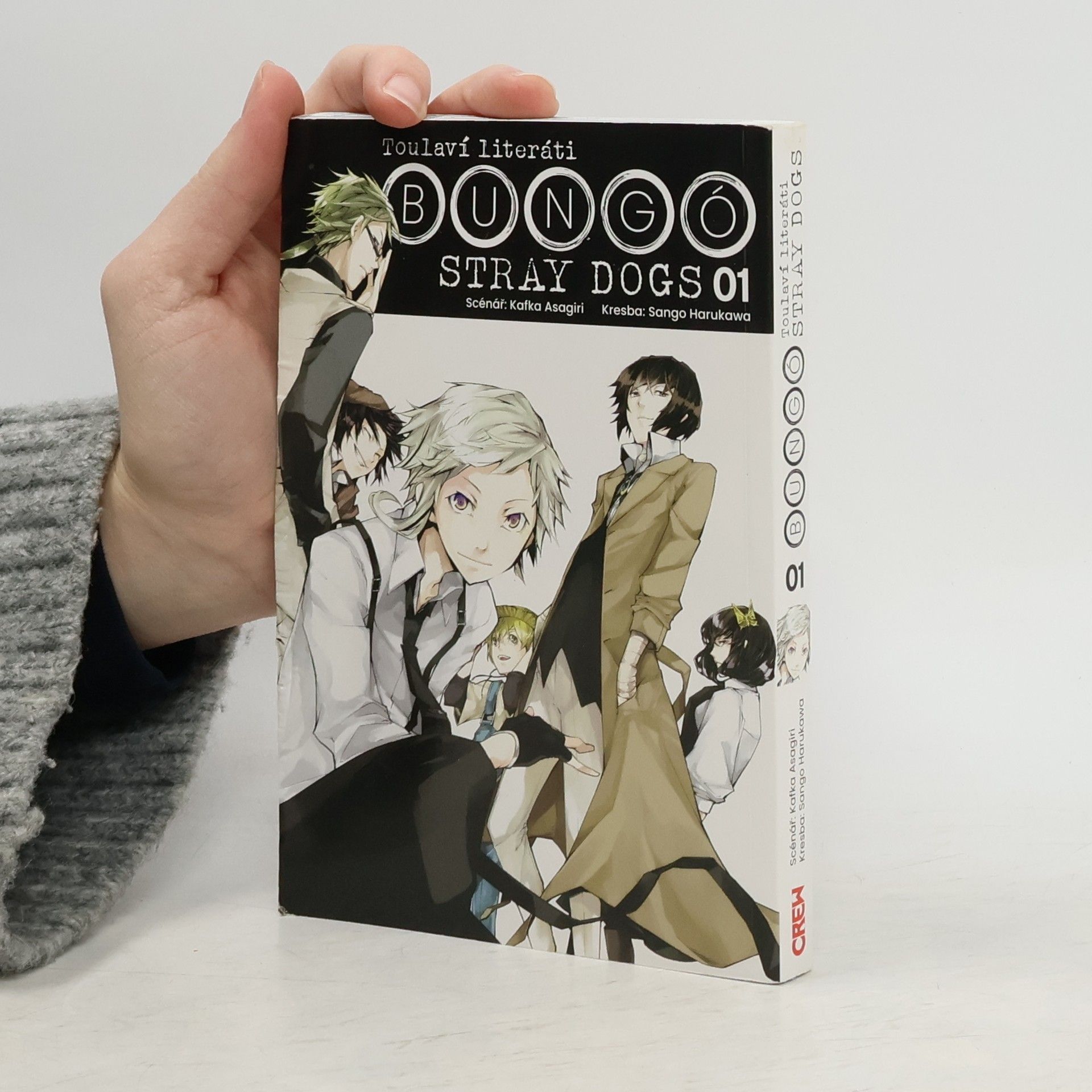 Kafka Asagiri Toulaví literáti. Bungó Stray Dogs 01