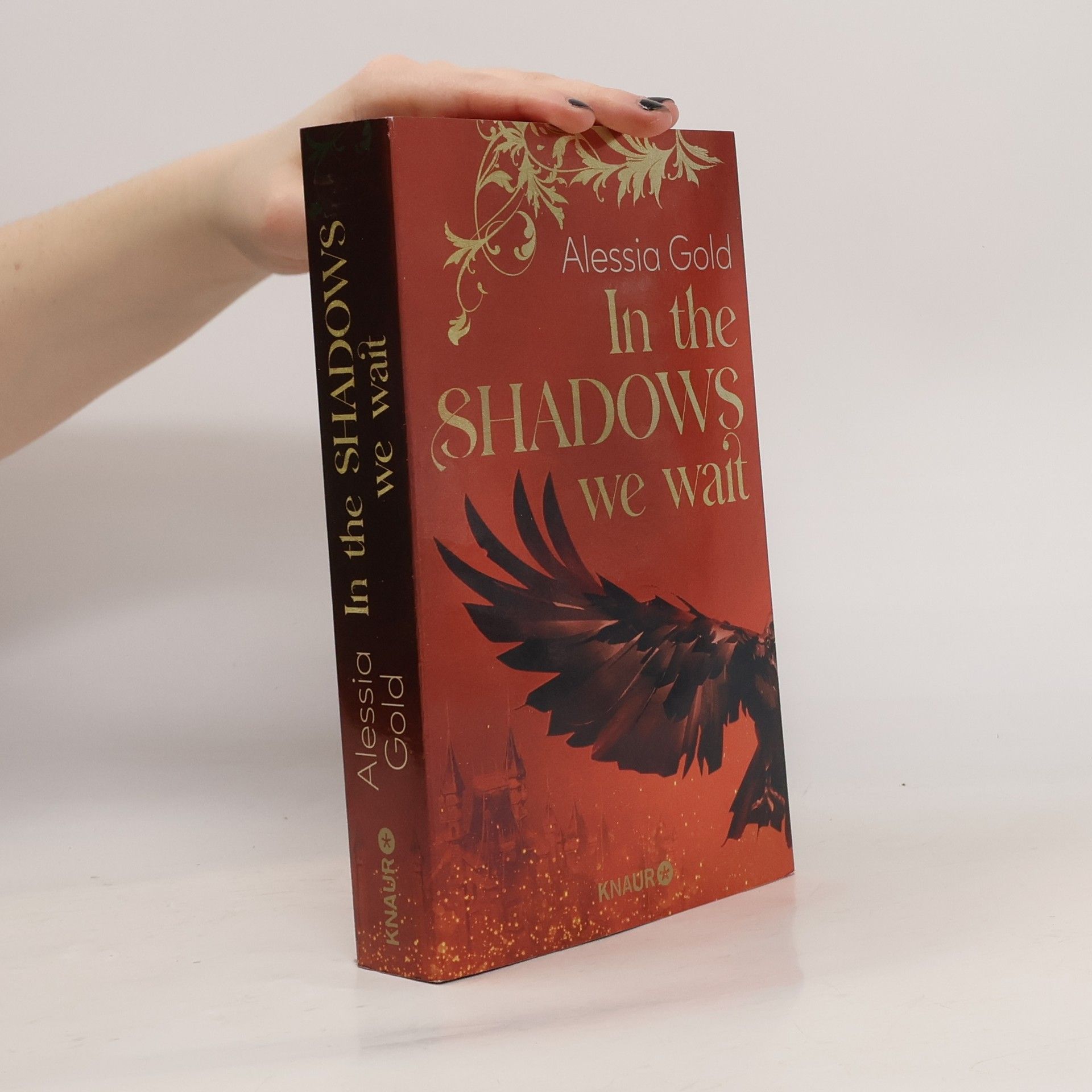 Alessia Gold In the Shadows we wait