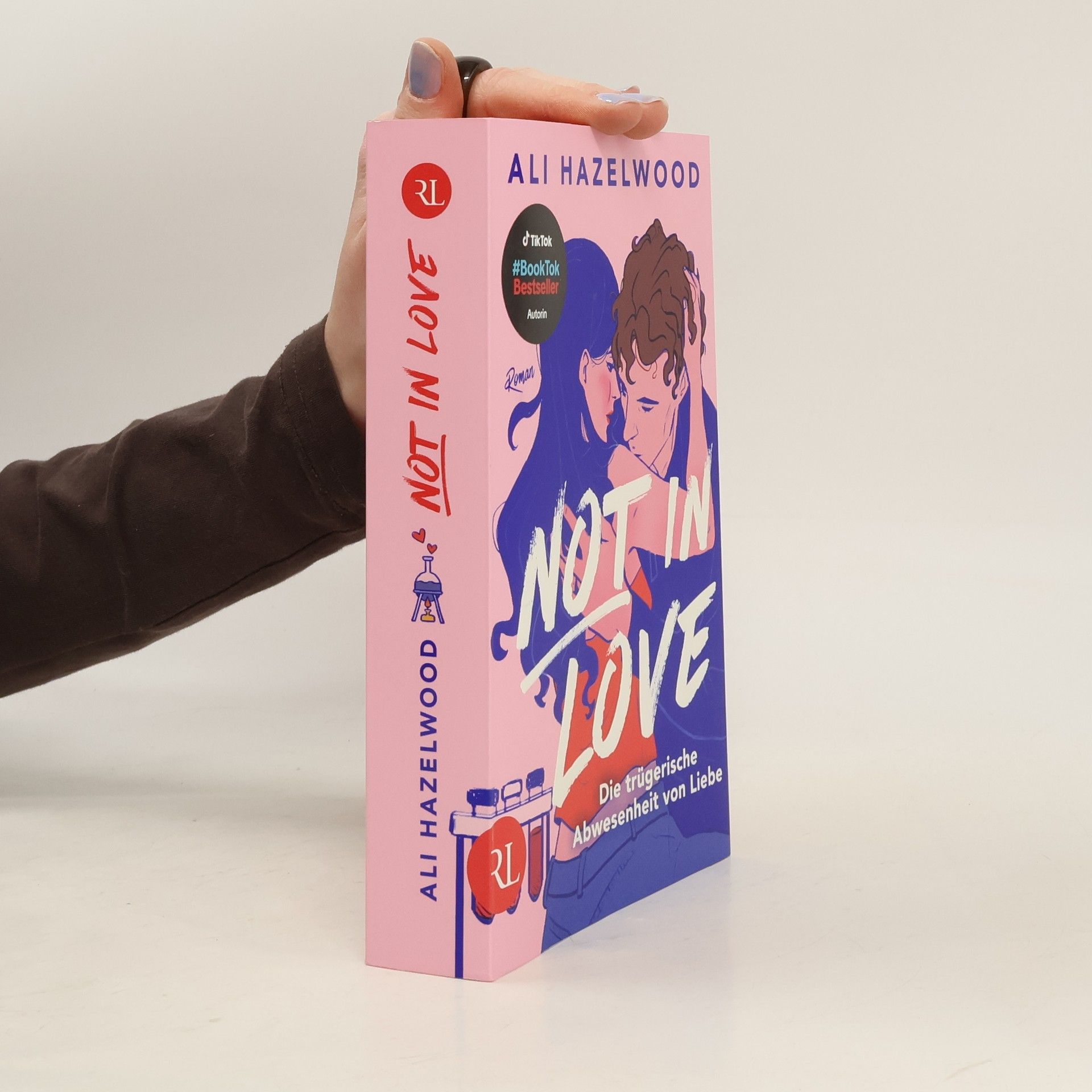 Ali Hazelwood Not in Love - Die trügerische Abwesenheit von Liebe