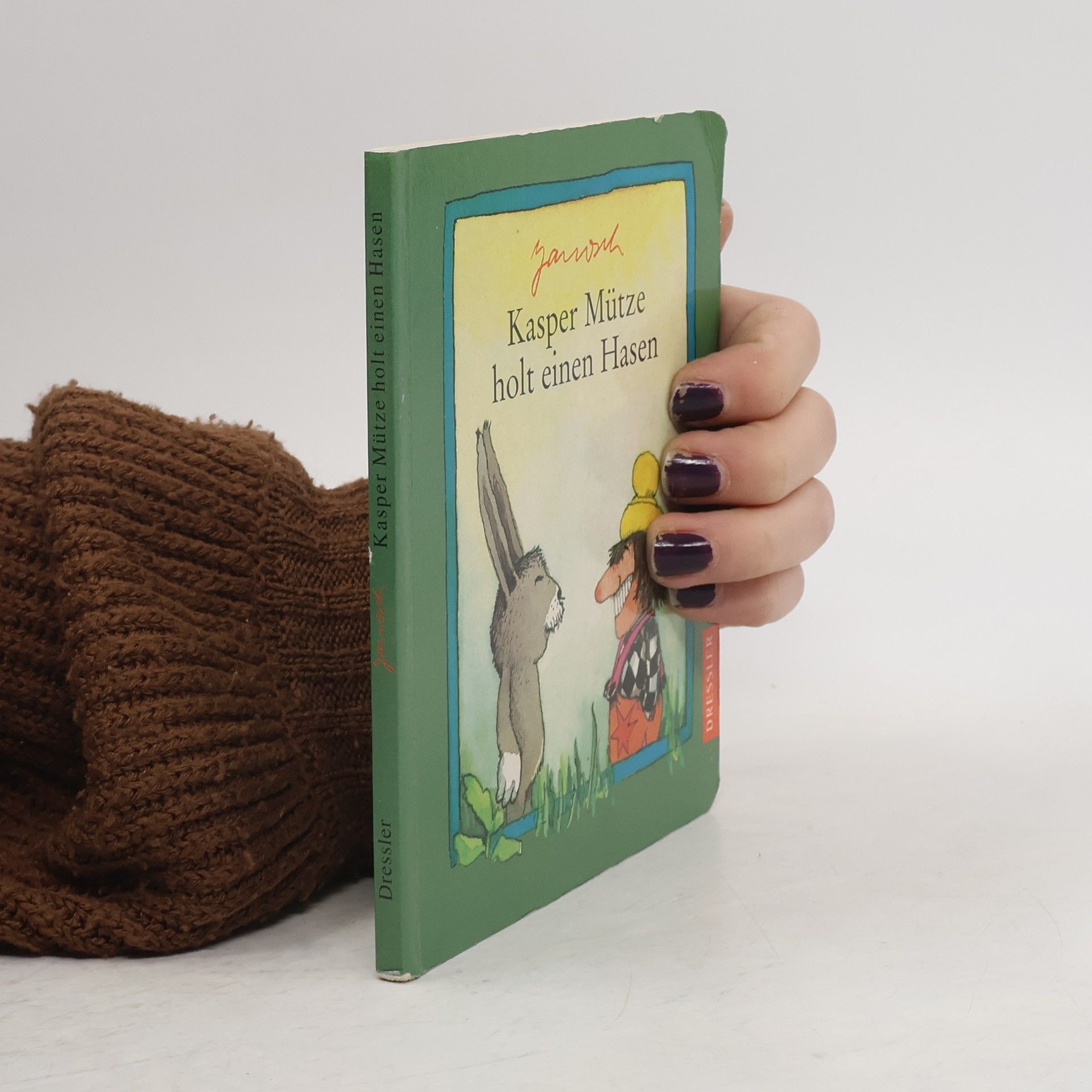 Autorenkollektiv Kasper Mütze holt einen Hasen
