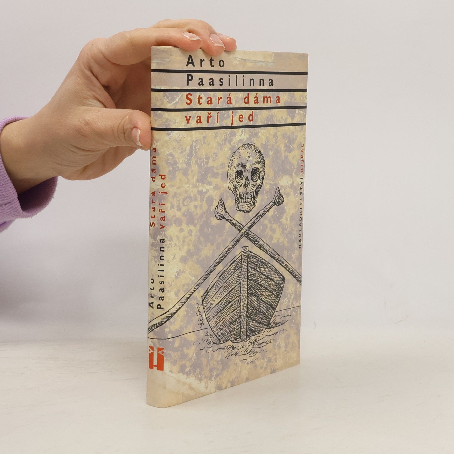Arto Paasilinna Stará dáma vaří jed