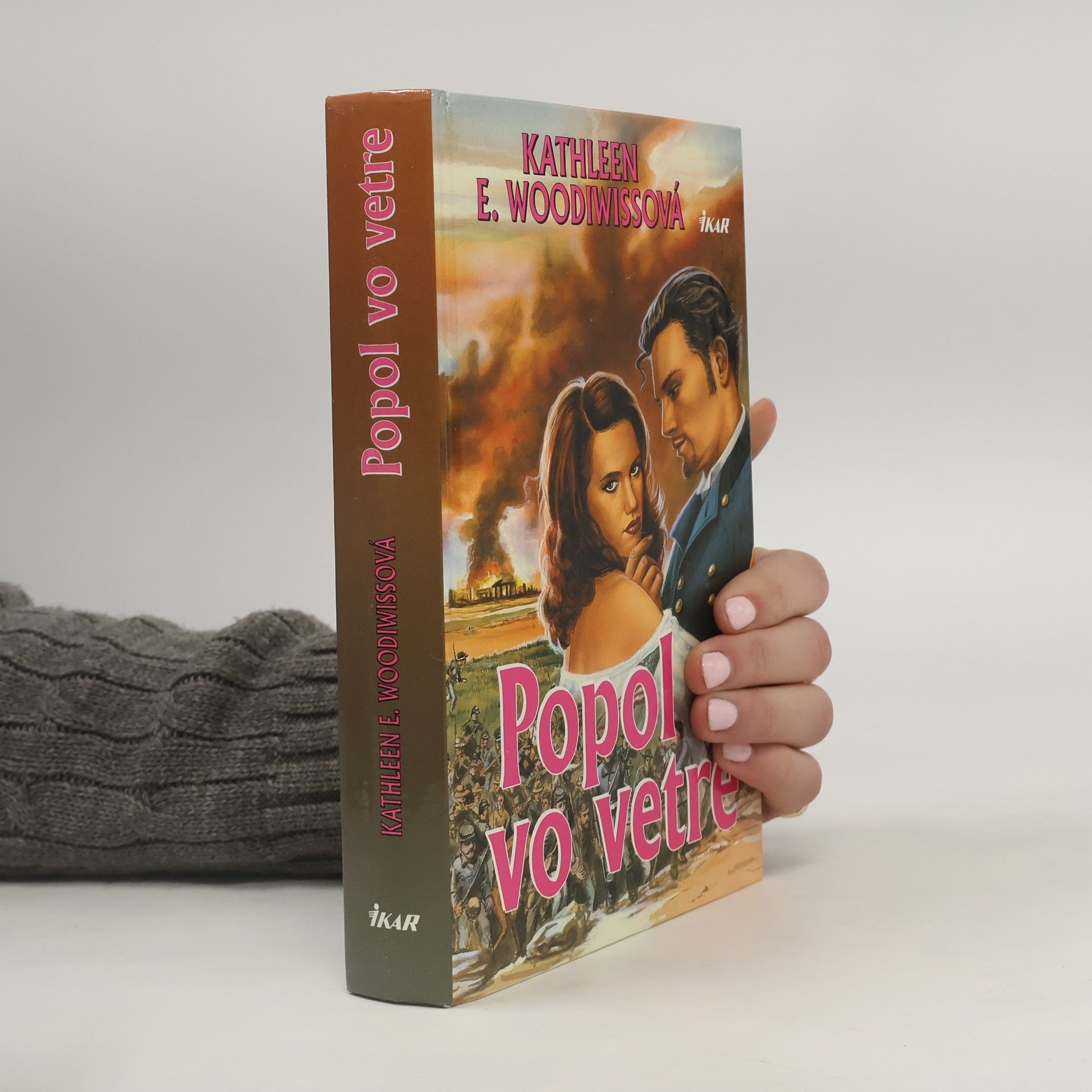 Kathleen E. Woodiwiss Popol vo vetre