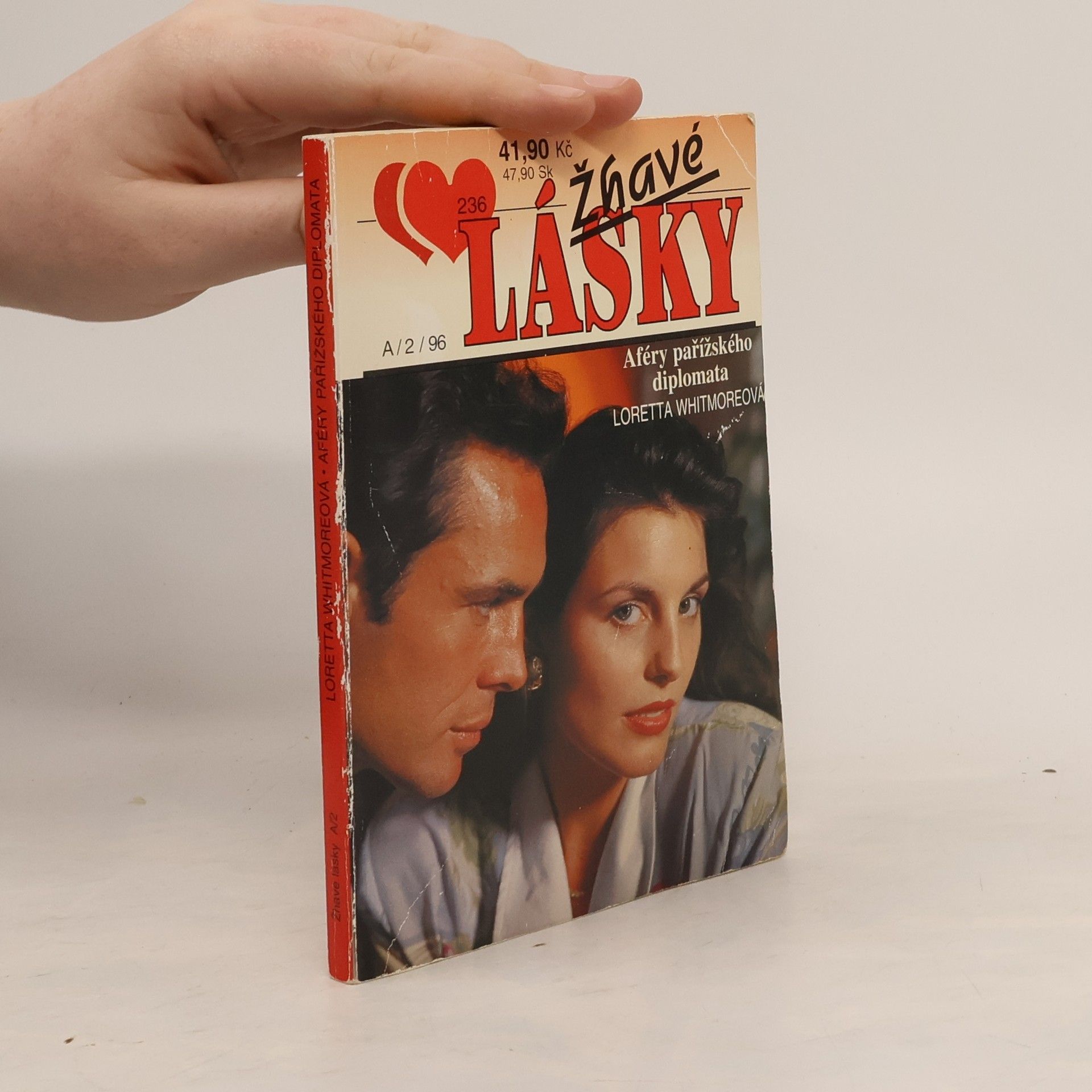 Loretta Whitmore Aféry pařížského diplomata