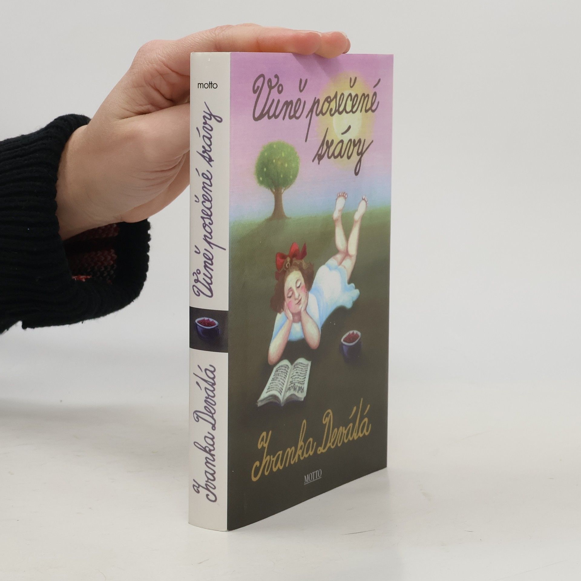 Ivanka Devátá Vůně posečené trávy