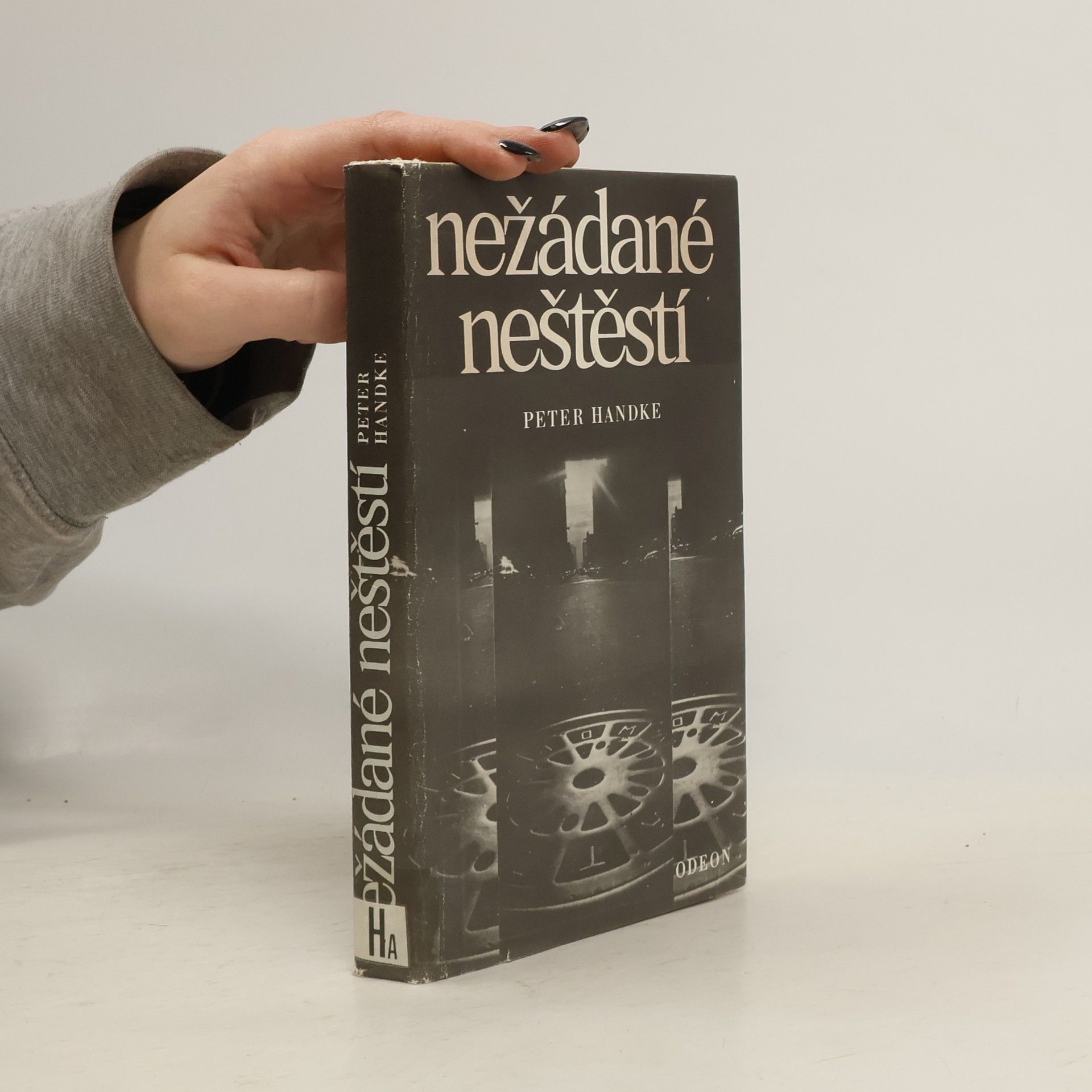 Peter Handke Nežádané neštěstí