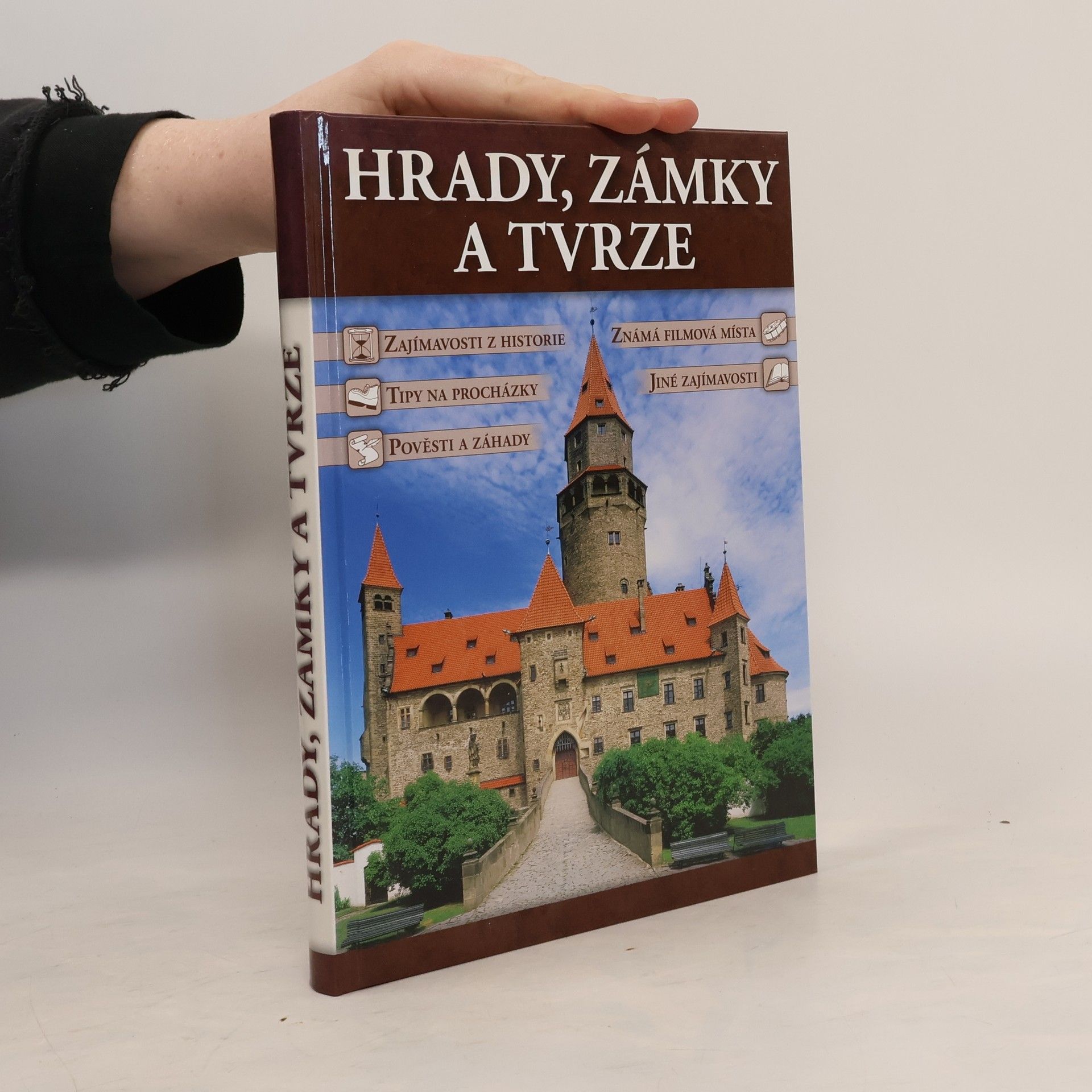 P. David Hrady, zámky a tvrze