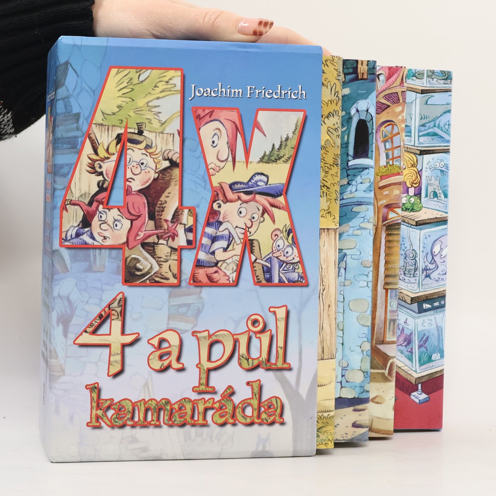 Ondřej Müller Čtyři a půl kamaráda 1-4. Box