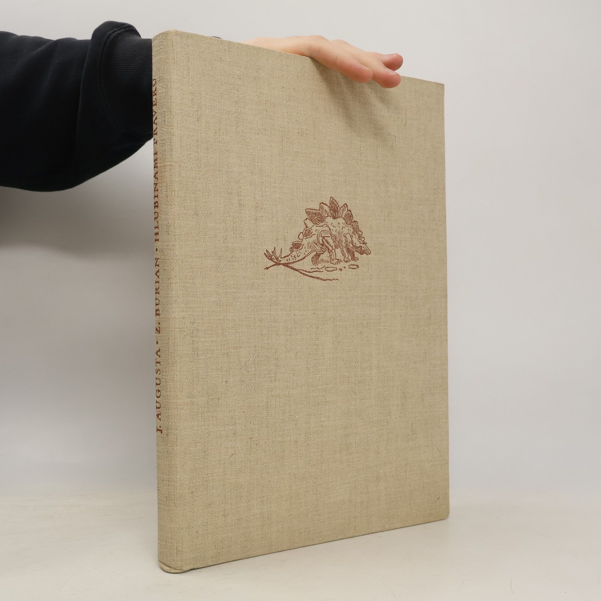 Josef Augusta Hlubinami pravěku