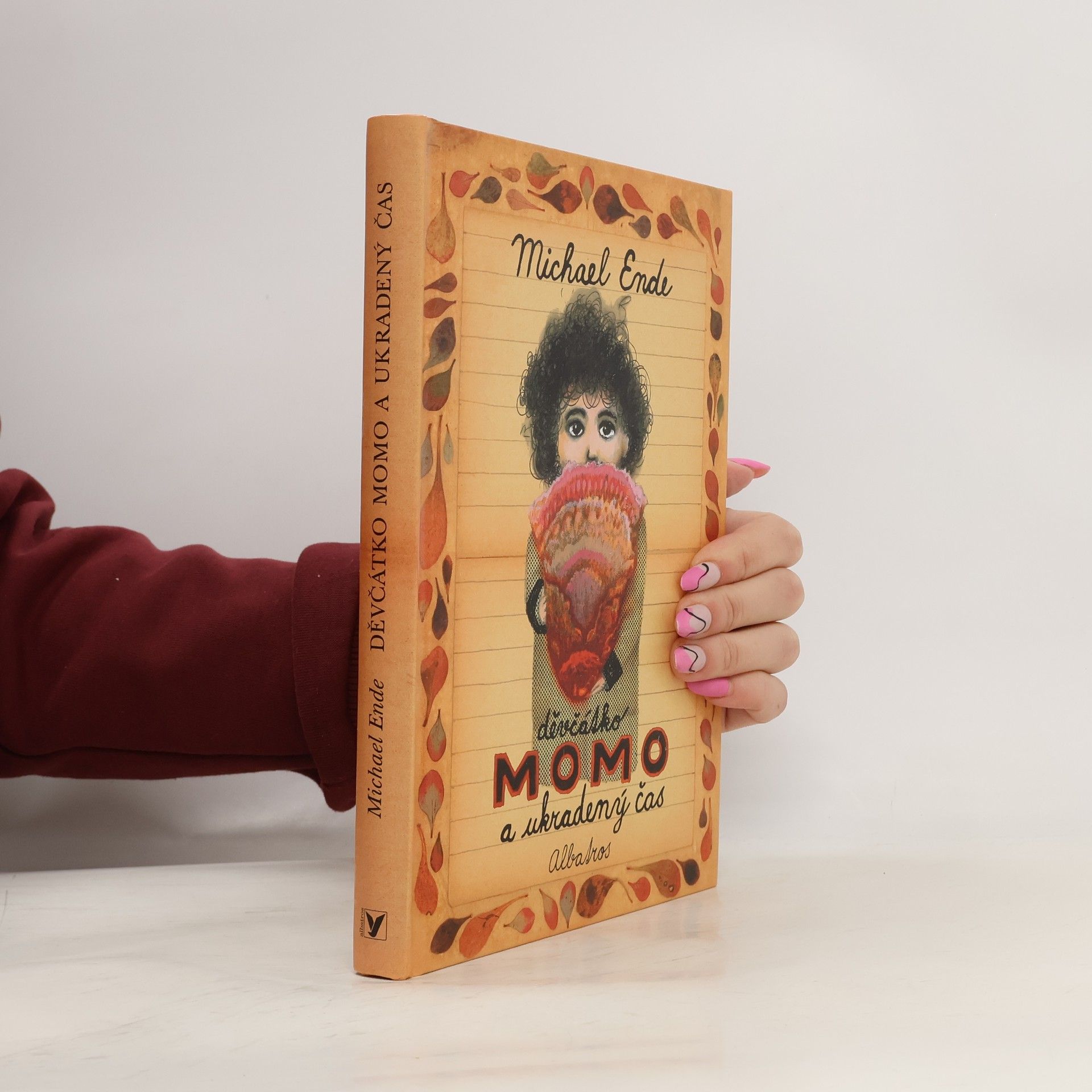 Michael Ende Děvčátko Momo a ukradený čas