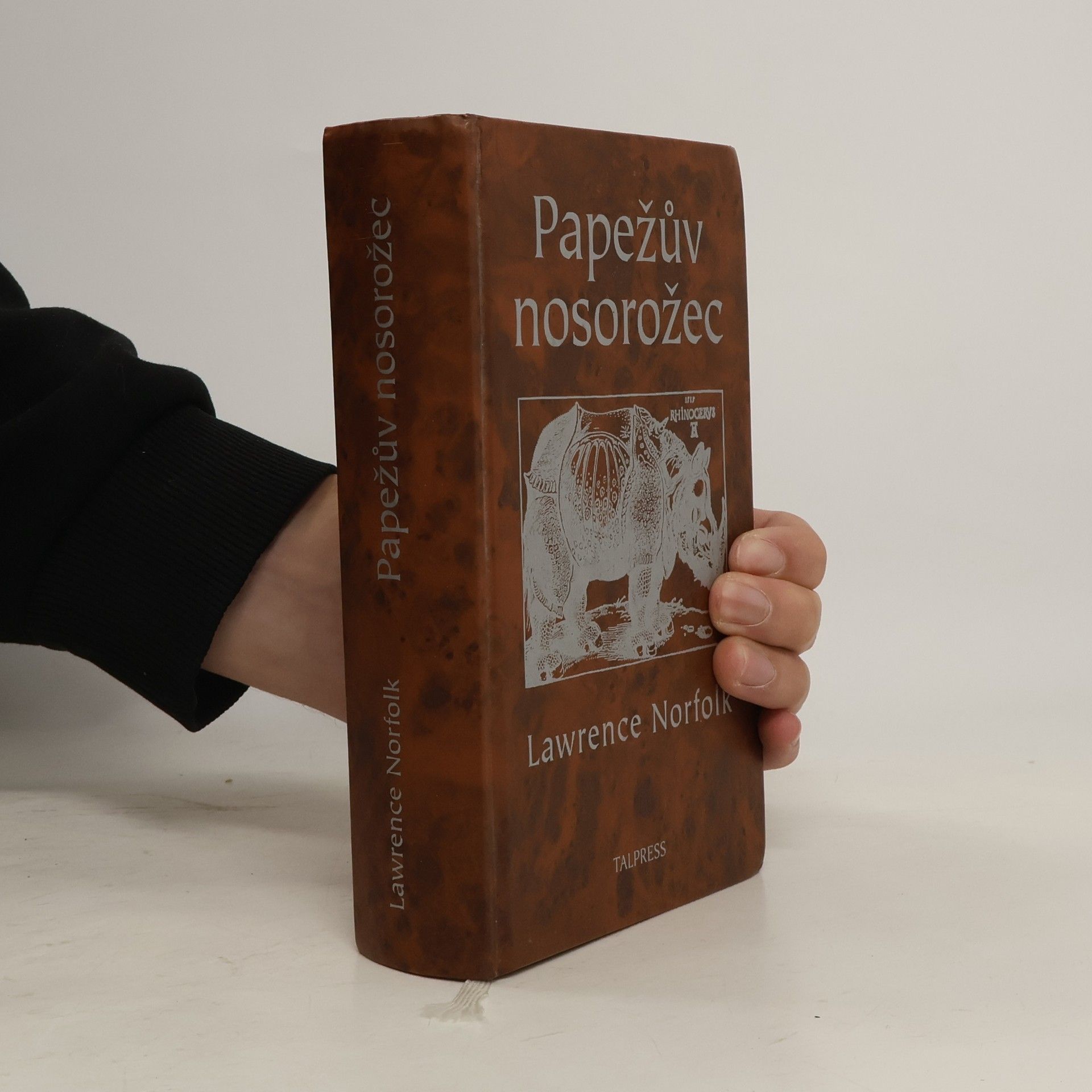 Lawrence Norfolk Papežův nosorožec