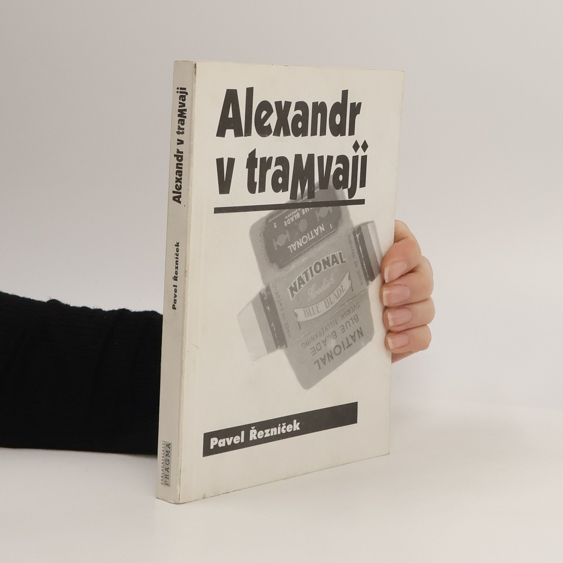 Pavel Řezníček Alexandr v tramvaji