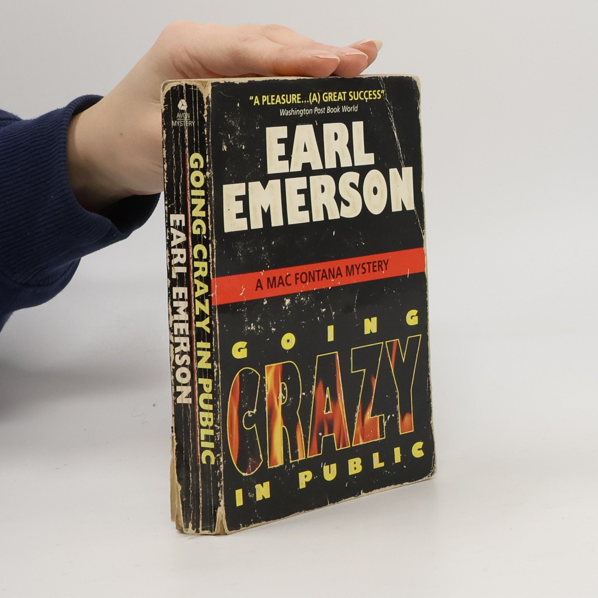 Earl Emerson A Mac Fontana Mystery: Going Crazy in Public