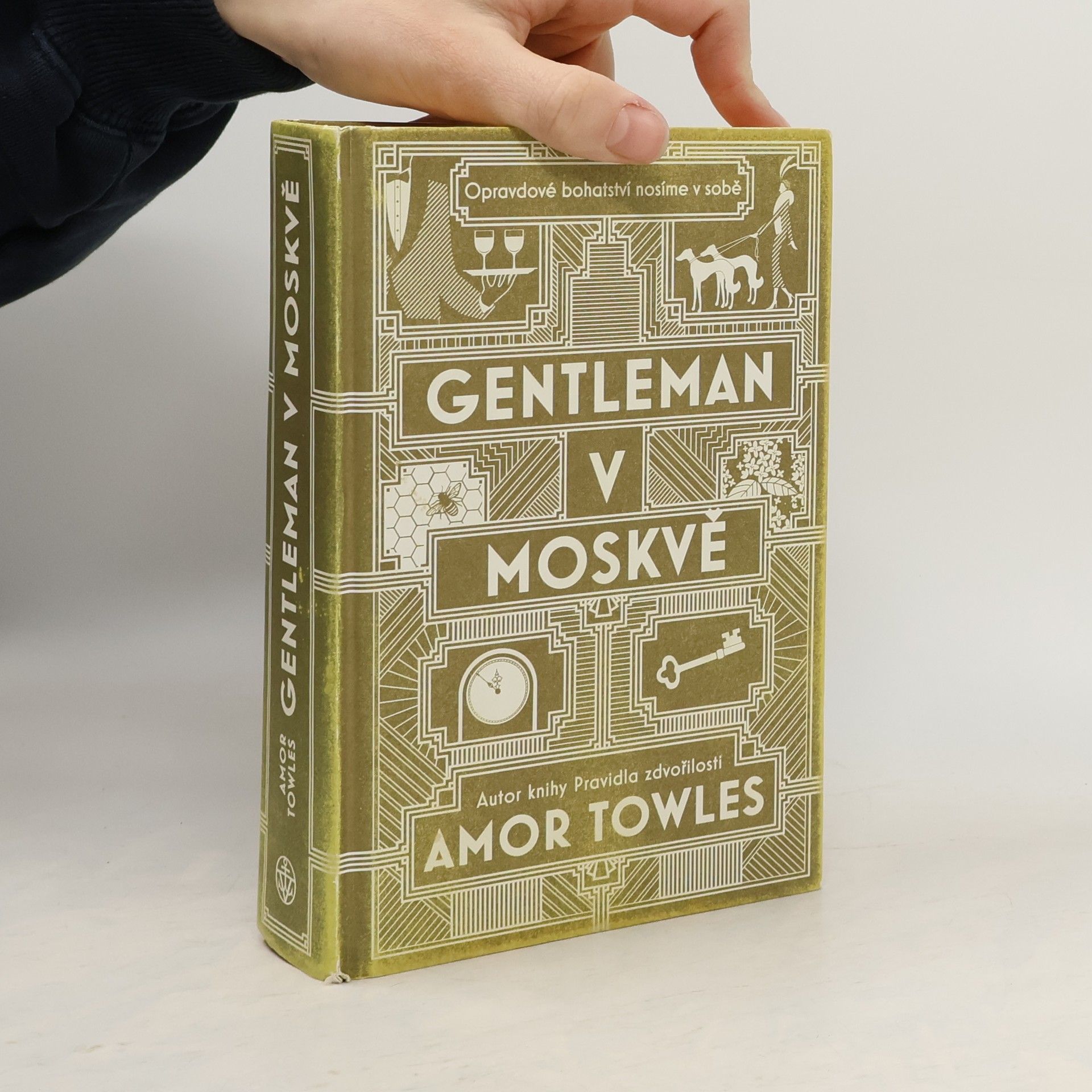 Amor Towles Gentleman v Moskvě