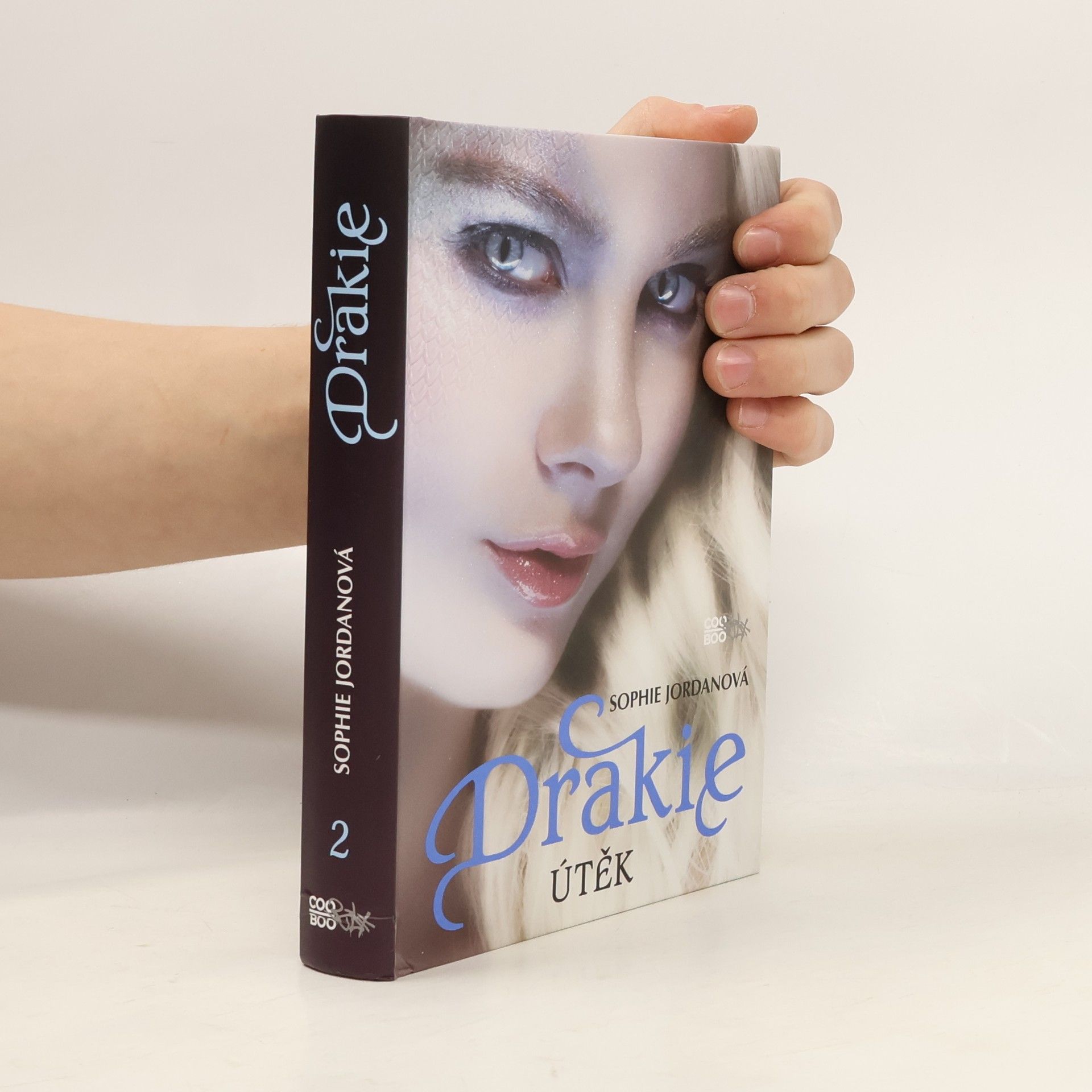 Sophie Jordan Drakie. Útěk