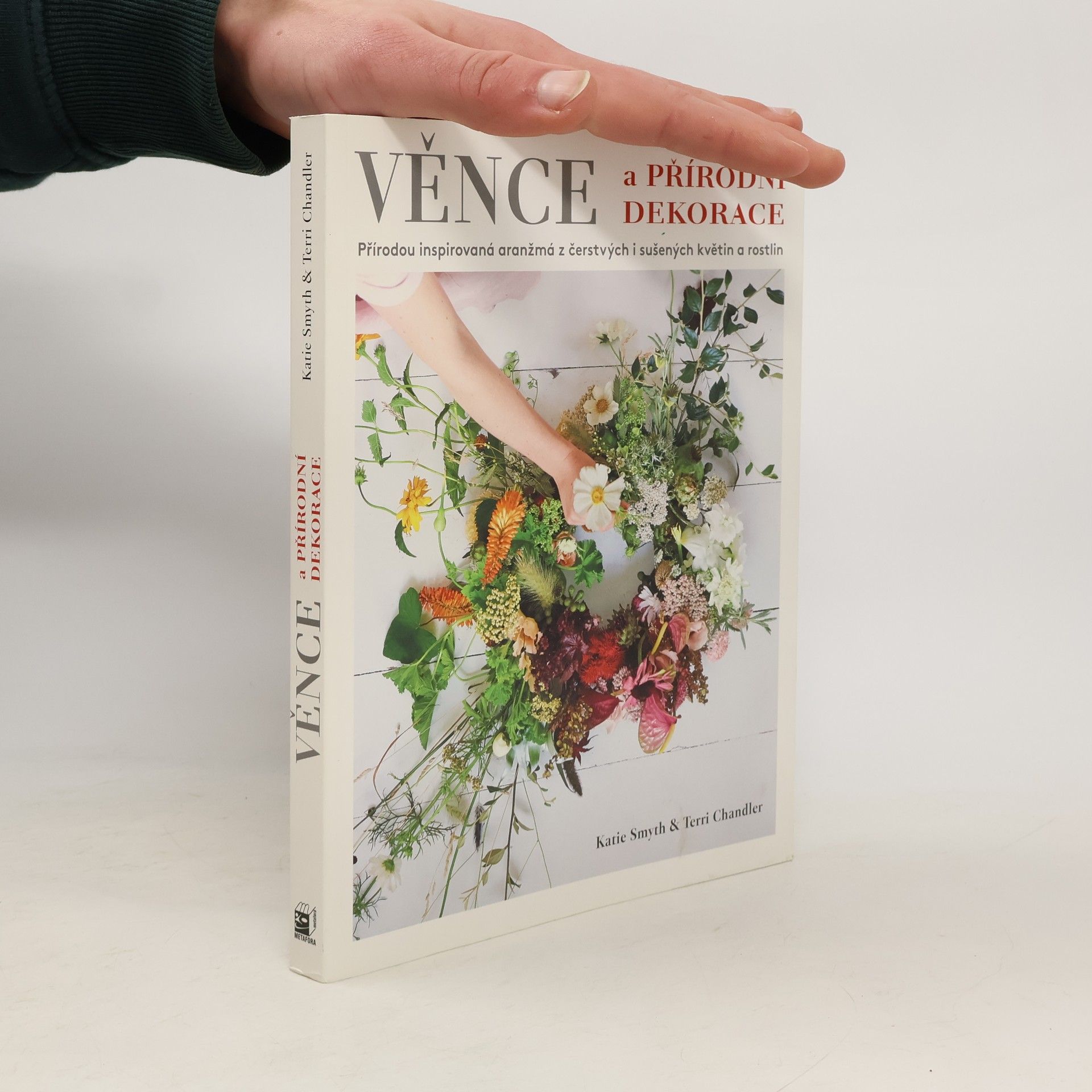 Katie Smyth Věnce a přírodní dekorace
