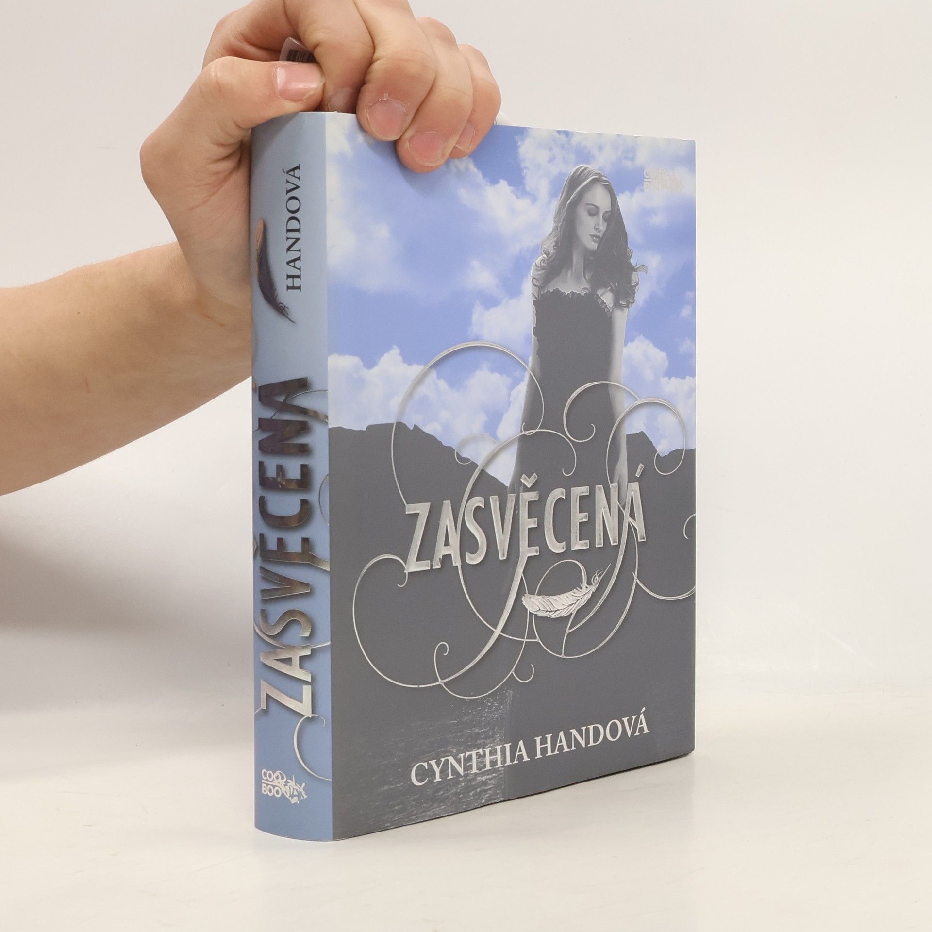 Cynthia Hand Zasvěcená. Druhý díl