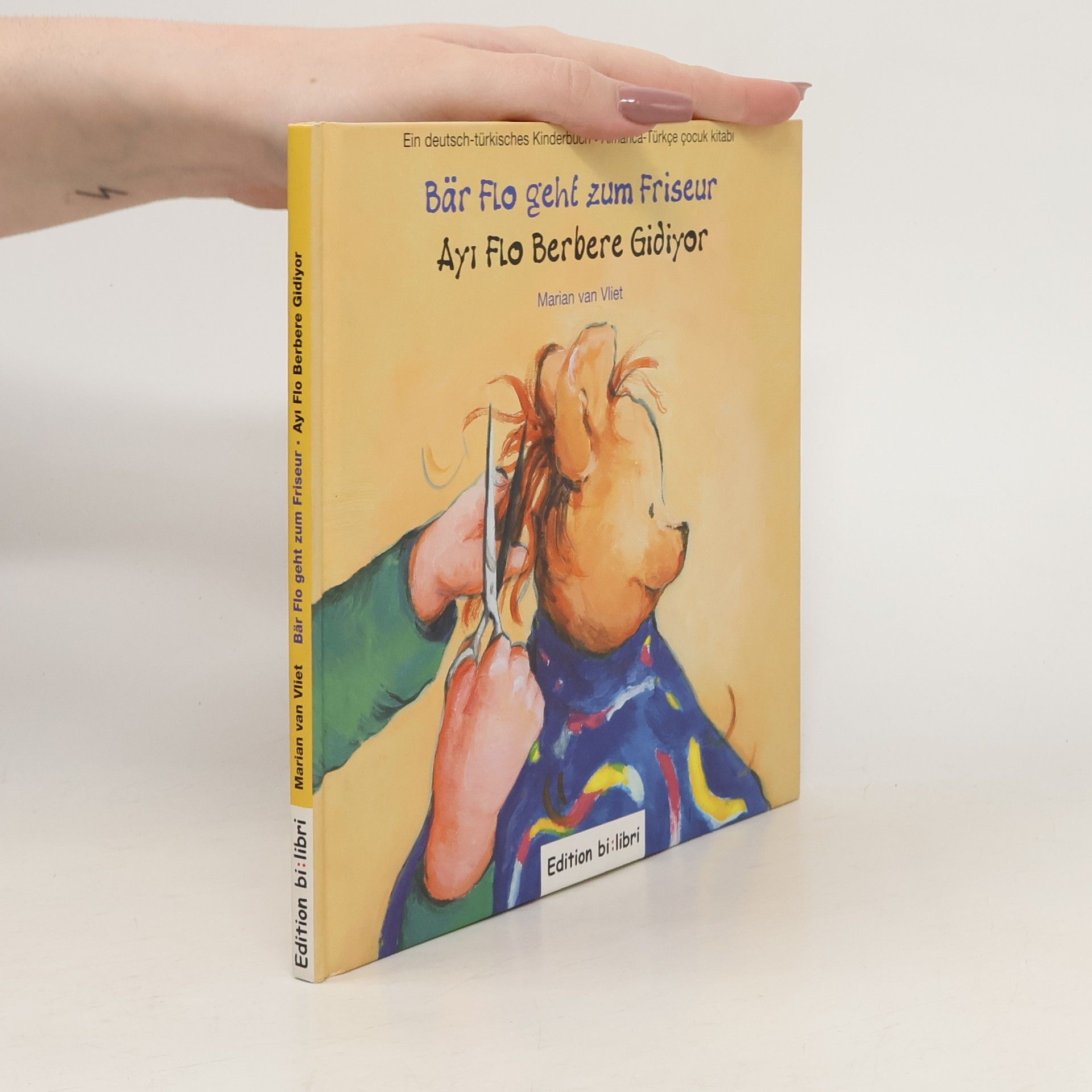 Bär Flo geht zum Friseur