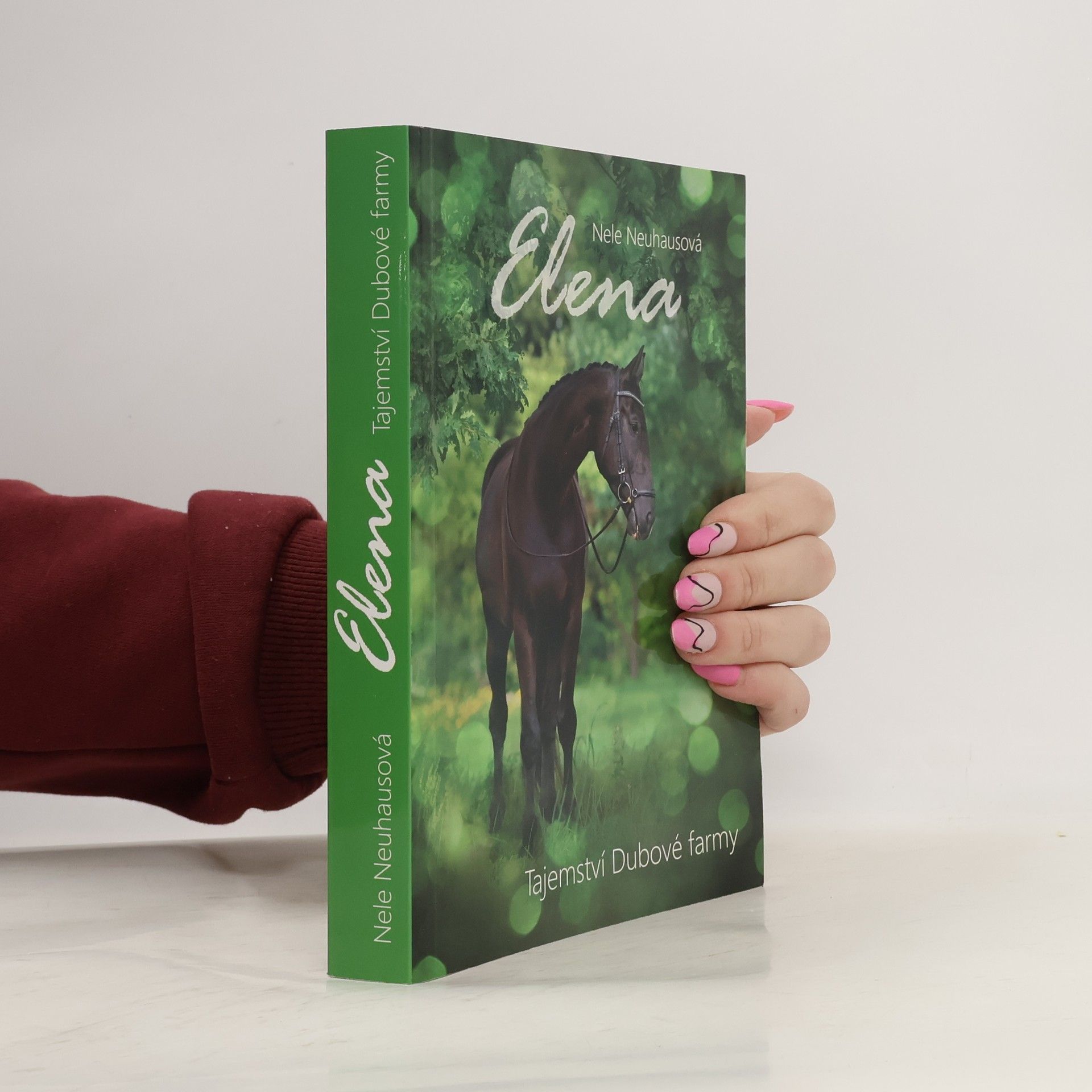 Nele Neuhaus Tajemství Dubové farmy