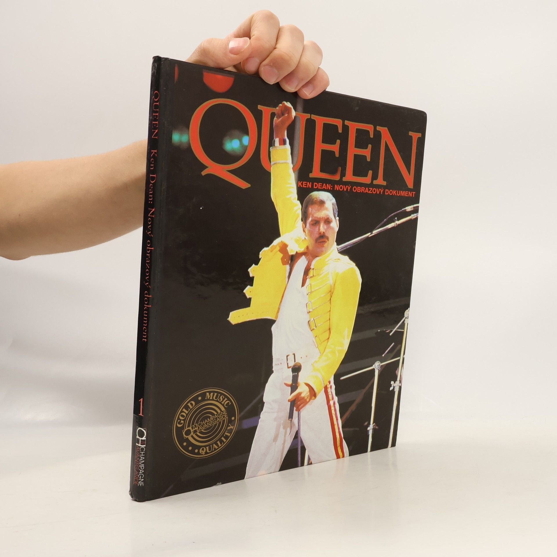 Ken Dean Queen. Nový obrazový dokument