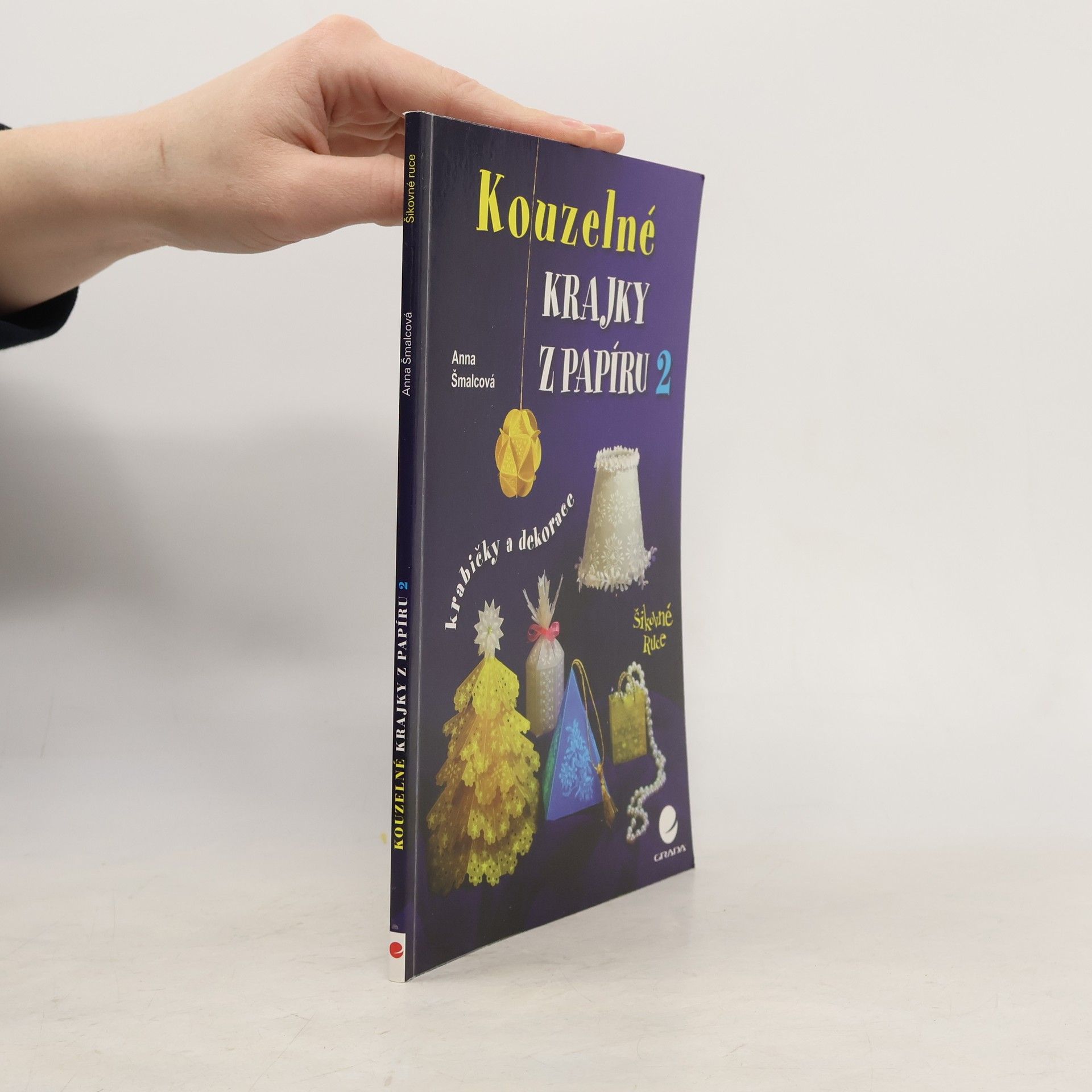 Kouzelné krajky z papíru 2 – krabičky a dekorace