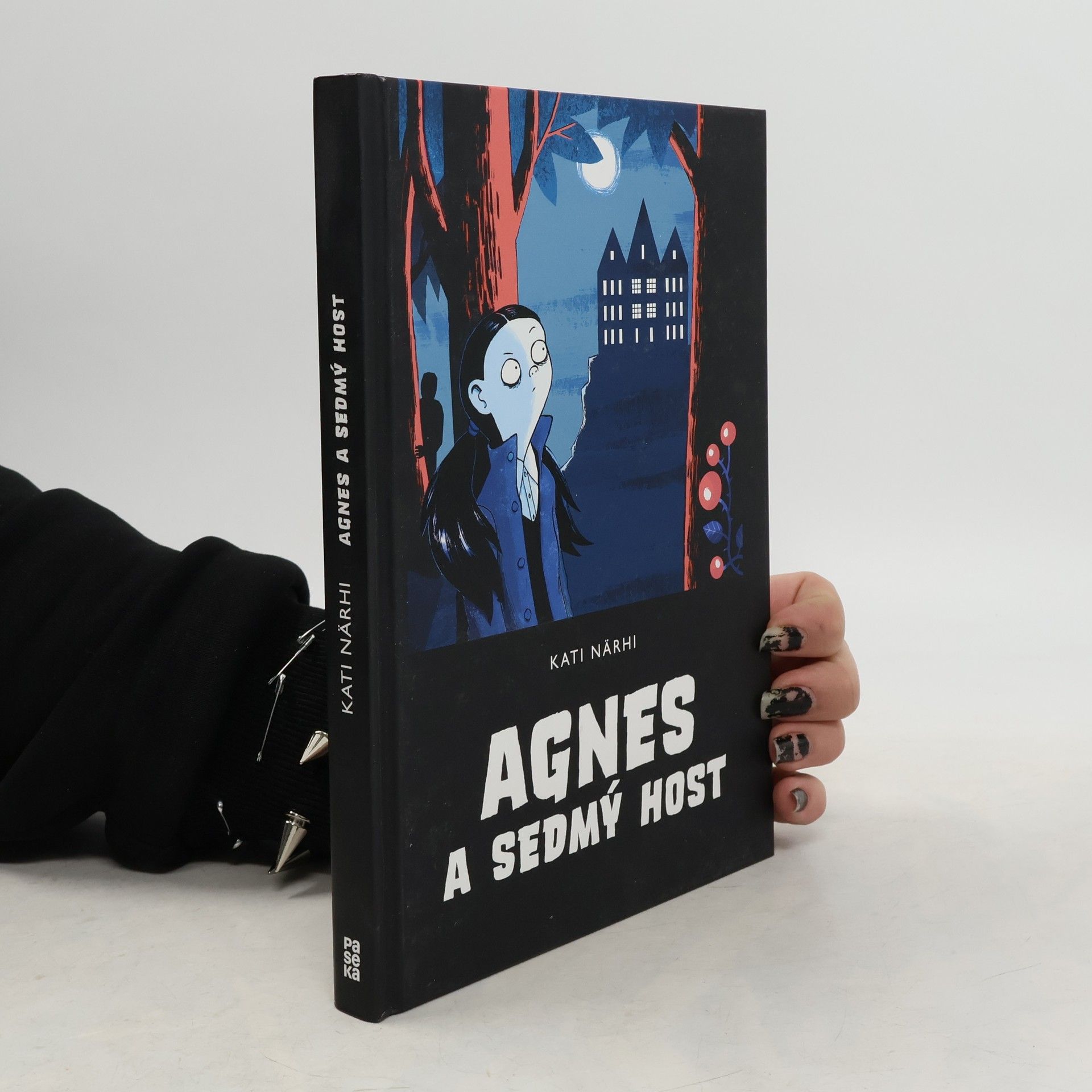 Kati Närhi Agnes a sedmý host