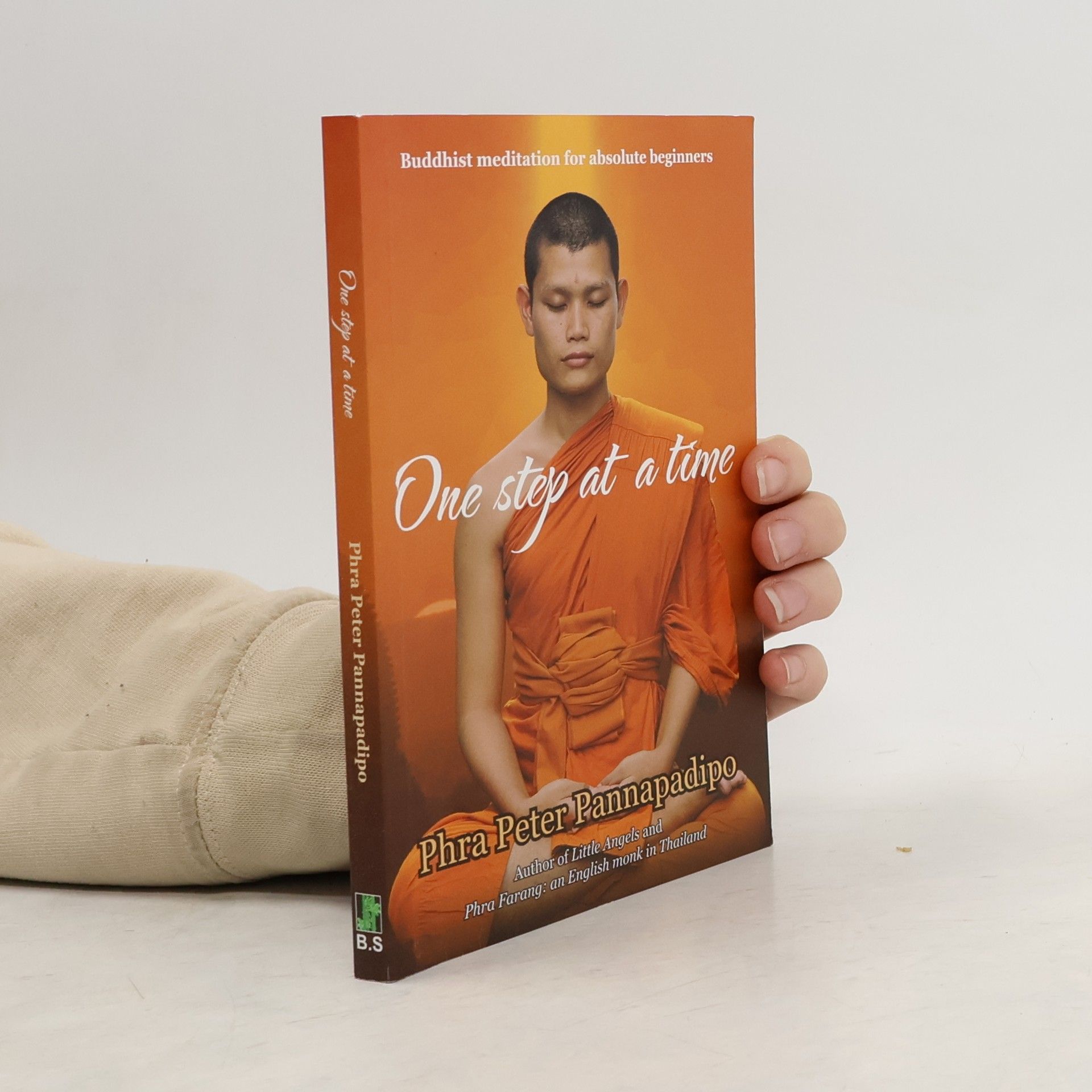 Phra Peter Pannapadipo One Step at a Time