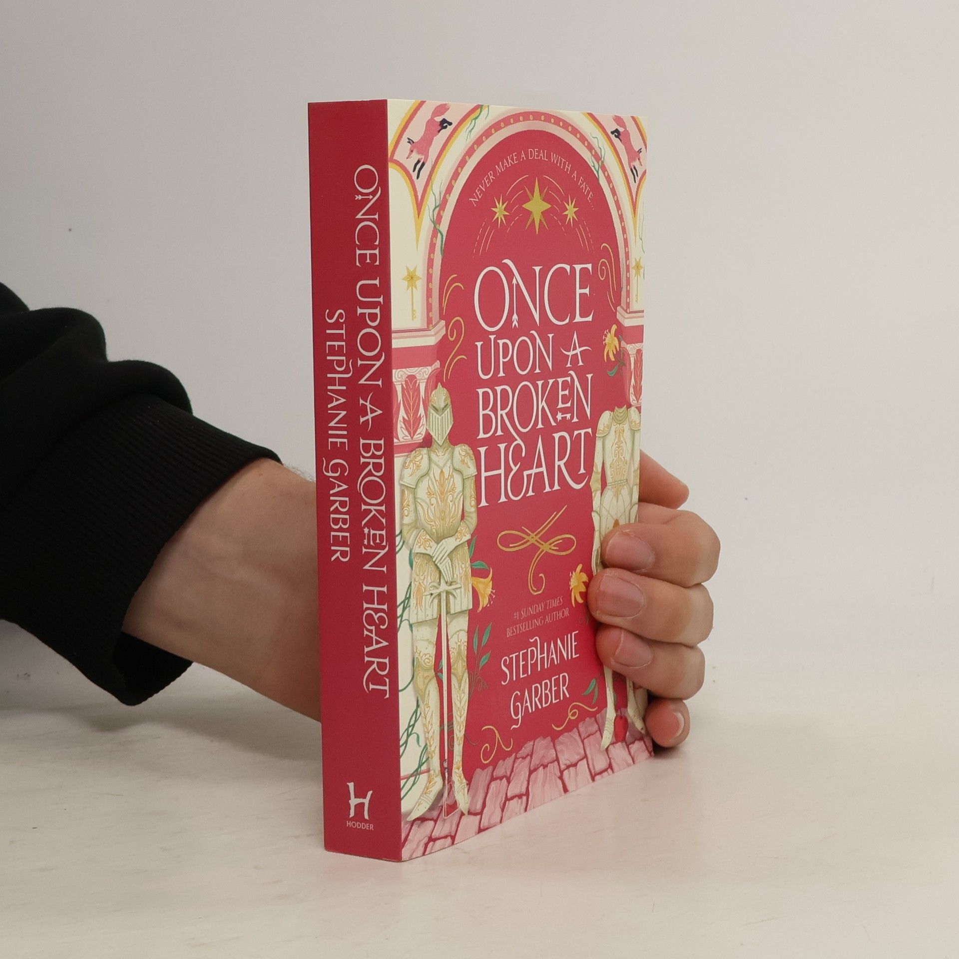 Stephanie Garber Once upon a broken heart