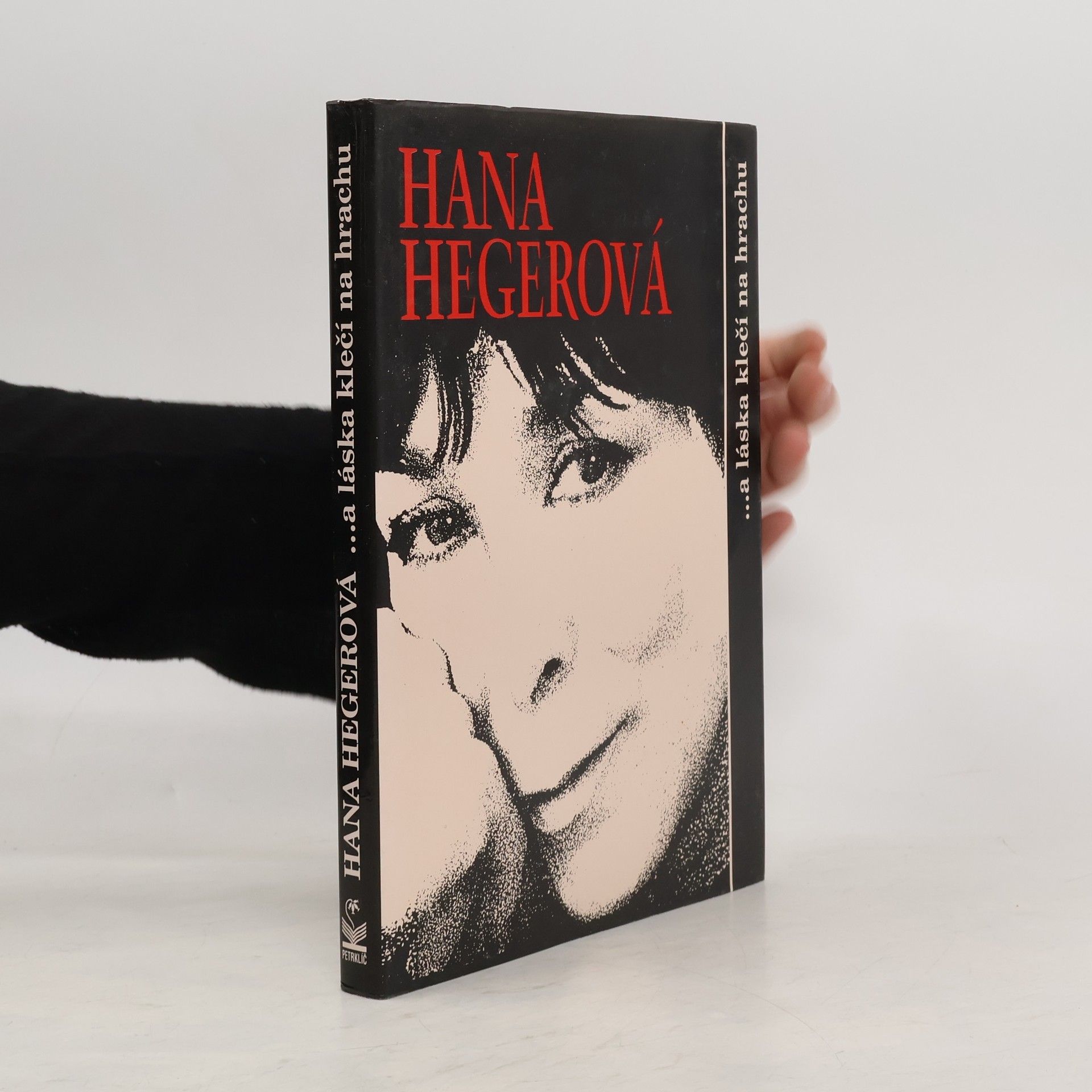 Adam Georgiev Hana Hegerová. A láska klečí na hrachu